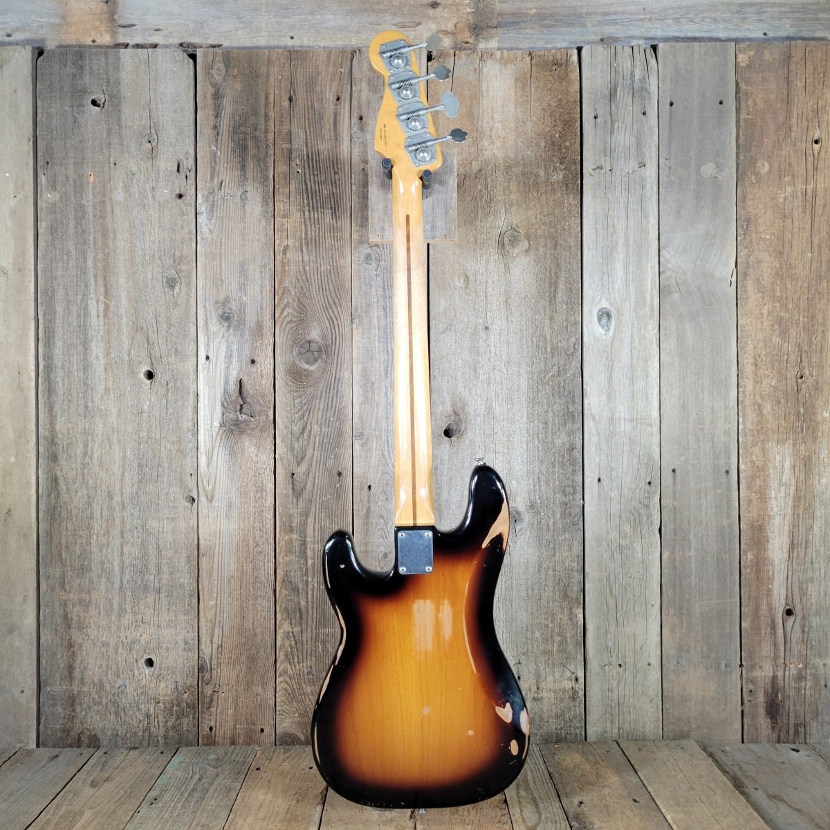 Fender Road Worn Precision Bass Sunburst 2009 – With Gig Bag - Mahar's Vintage Guitars