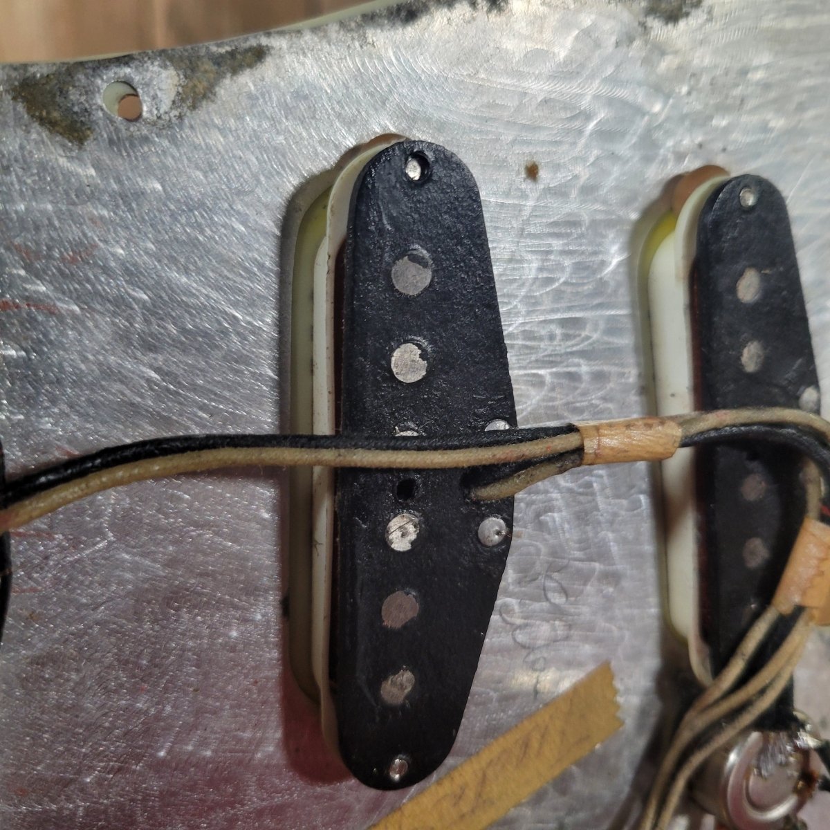 Fender Stratocaster 1961 Fiesta Red Refinished Slab Board Rosewood – Vintage Player’s Guitar - Mahar's Vintage Guitars