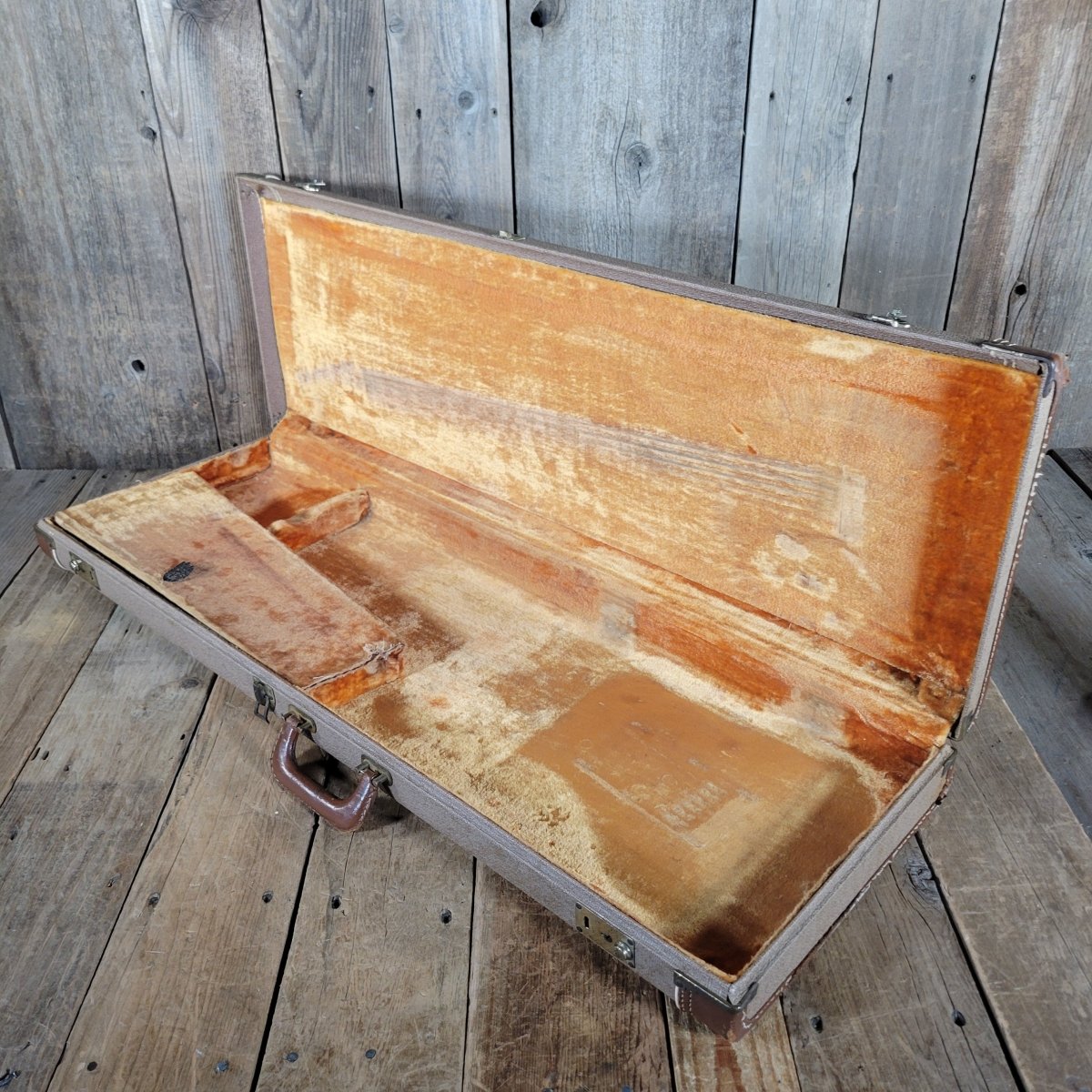 Fender Stratocaster 1961 Fiesta Red Refinished Slab Board Rosewood – Vintage Player’s Guitar - Mahar's Vintage Guitars