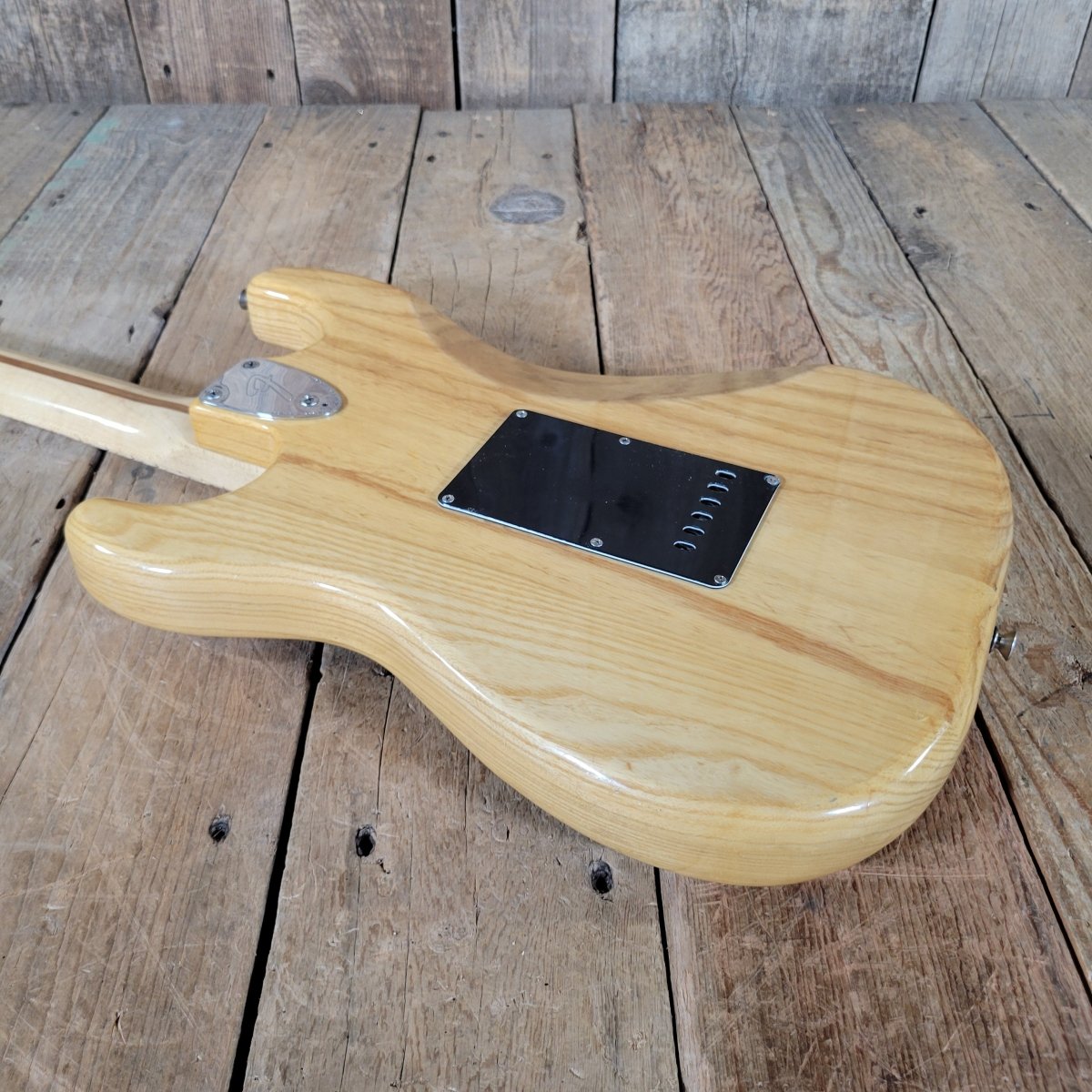 Fender Stratocaster 1976 – Beautifully Clean with Original Case & Strap - Mahar's Vintage Guitars