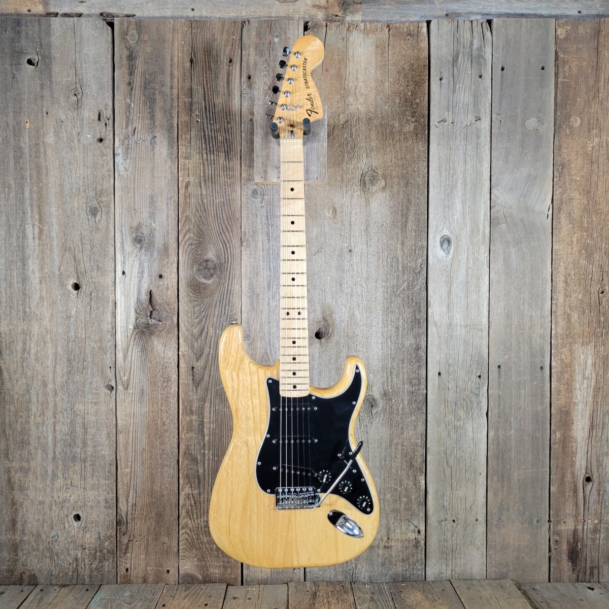 Fender Stratocaster 1976 – Beautifully Clean with Original Case & Strap - Mahar's Vintage Guitars