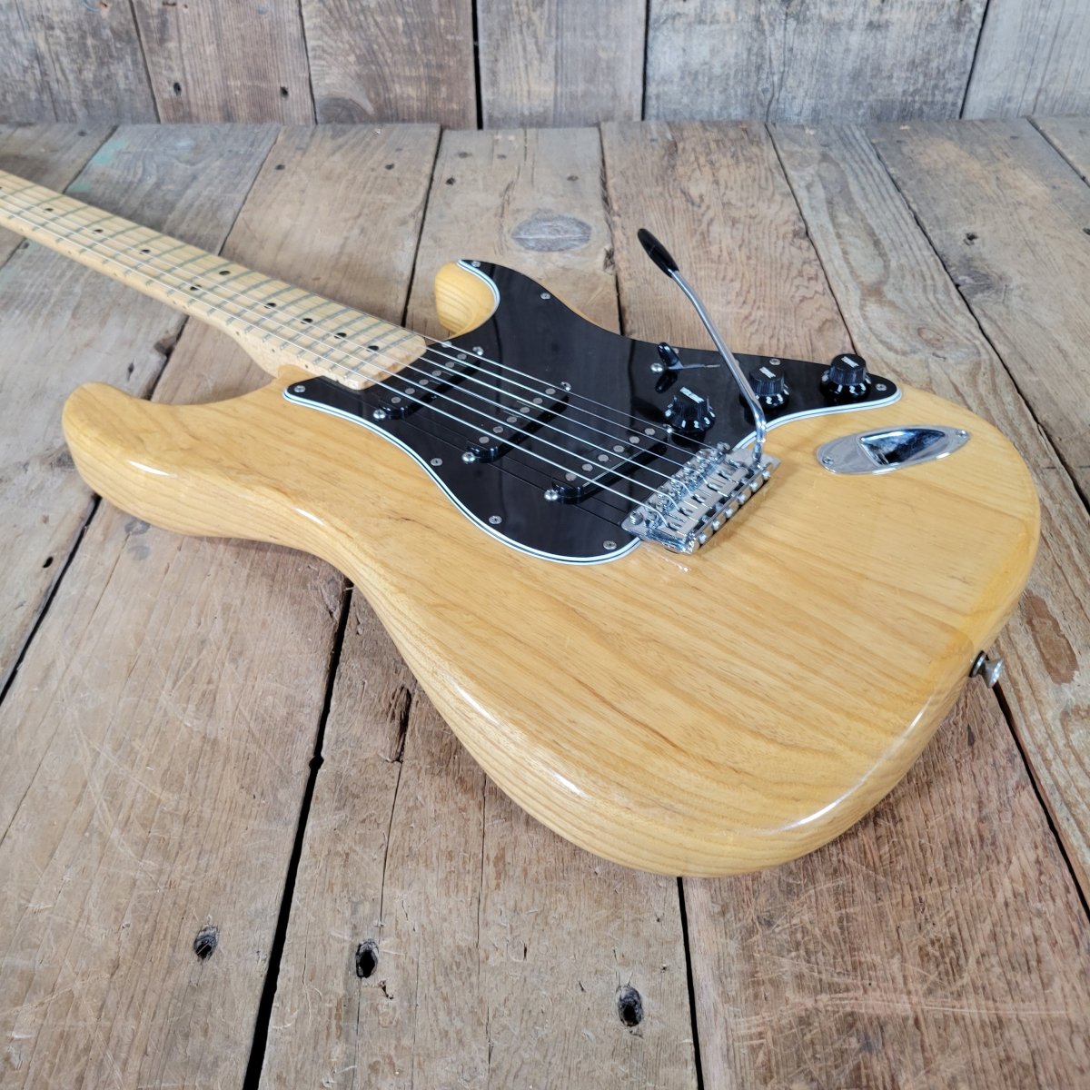 Fender Stratocaster 1976 – Beautifully Clean with Original Case & Strap - Mahar's Vintage Guitars