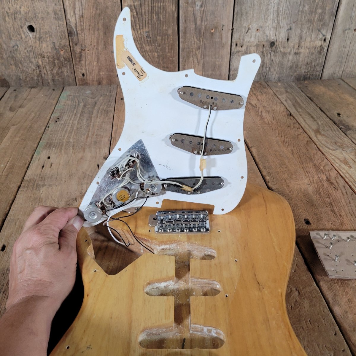 Fender Stratocaster 1976 – Beautifully Clean with Original Case & Strap - Mahar's Vintage Guitars