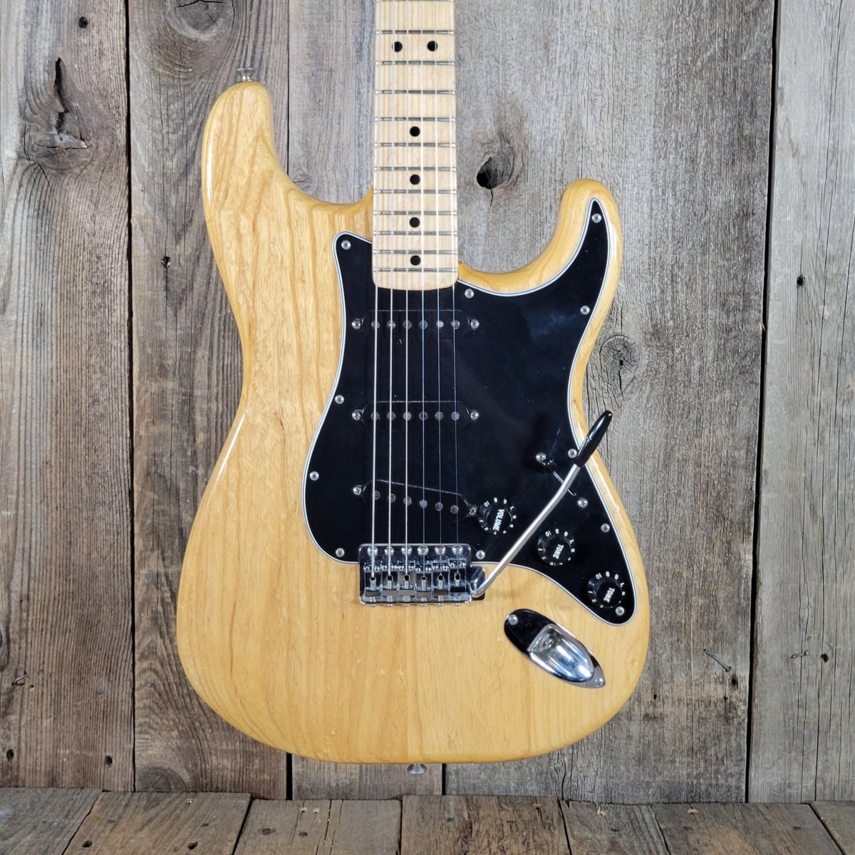 Fender Stratocaster 1976 – Beautifully Clean with Original Case & Strap - Mahar's Vintage Guitars