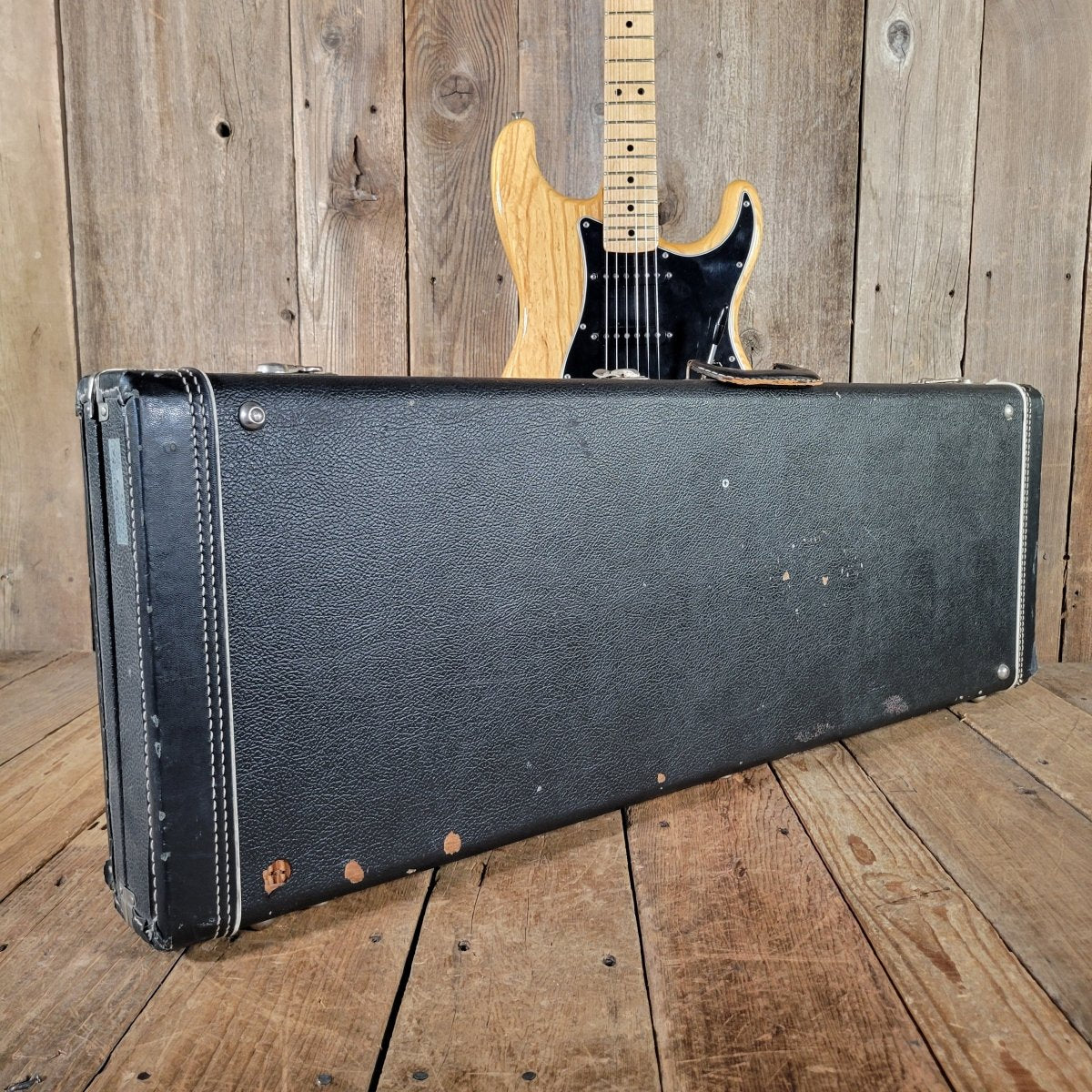 Fender Stratocaster 1976 – Beautifully Clean with Original Case & Strap - Mahar's Vintage Guitars