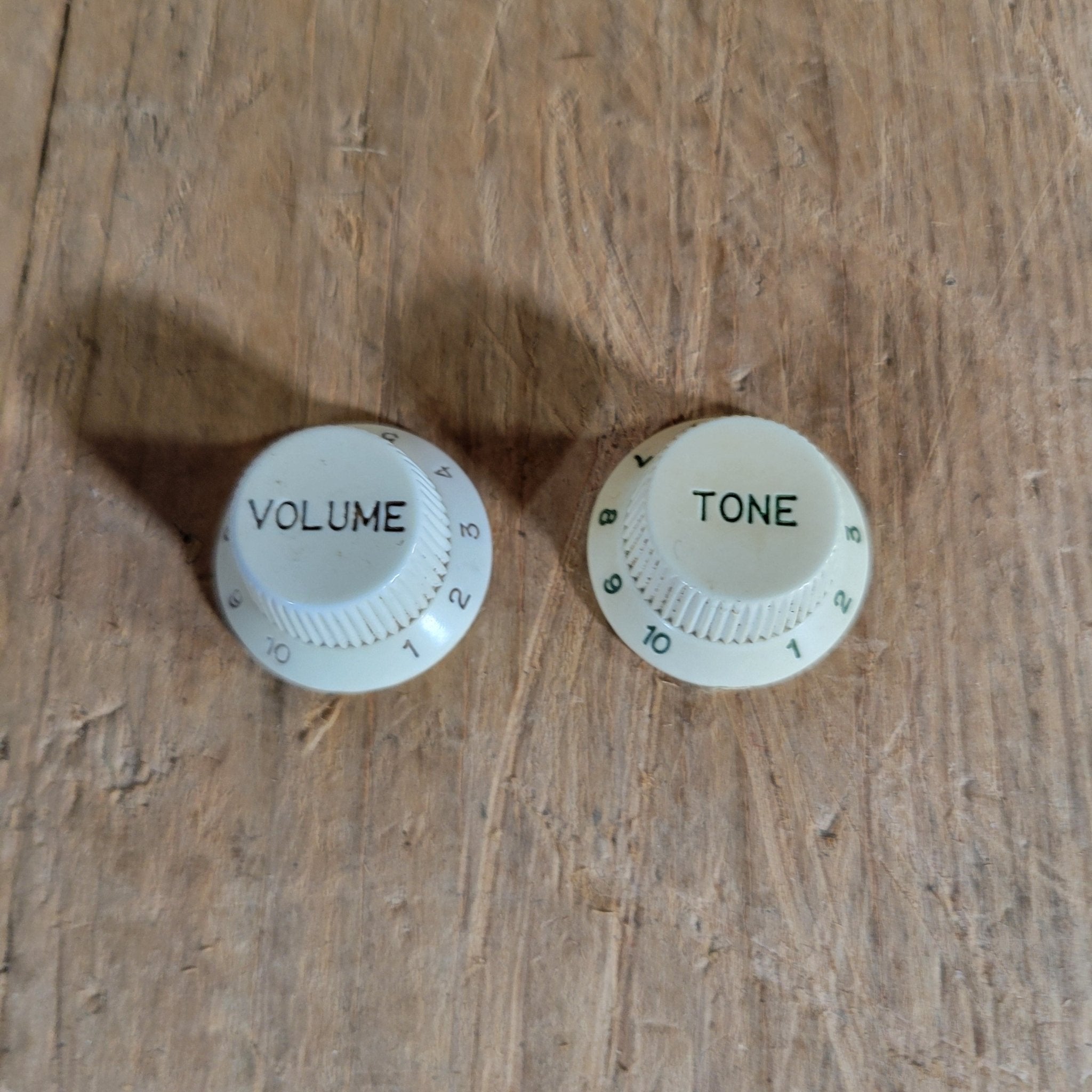 Fender Stratocaster Dan Smith Two Knob Stratocaster Knobs 1984 - Mahar's Vintage Guitars