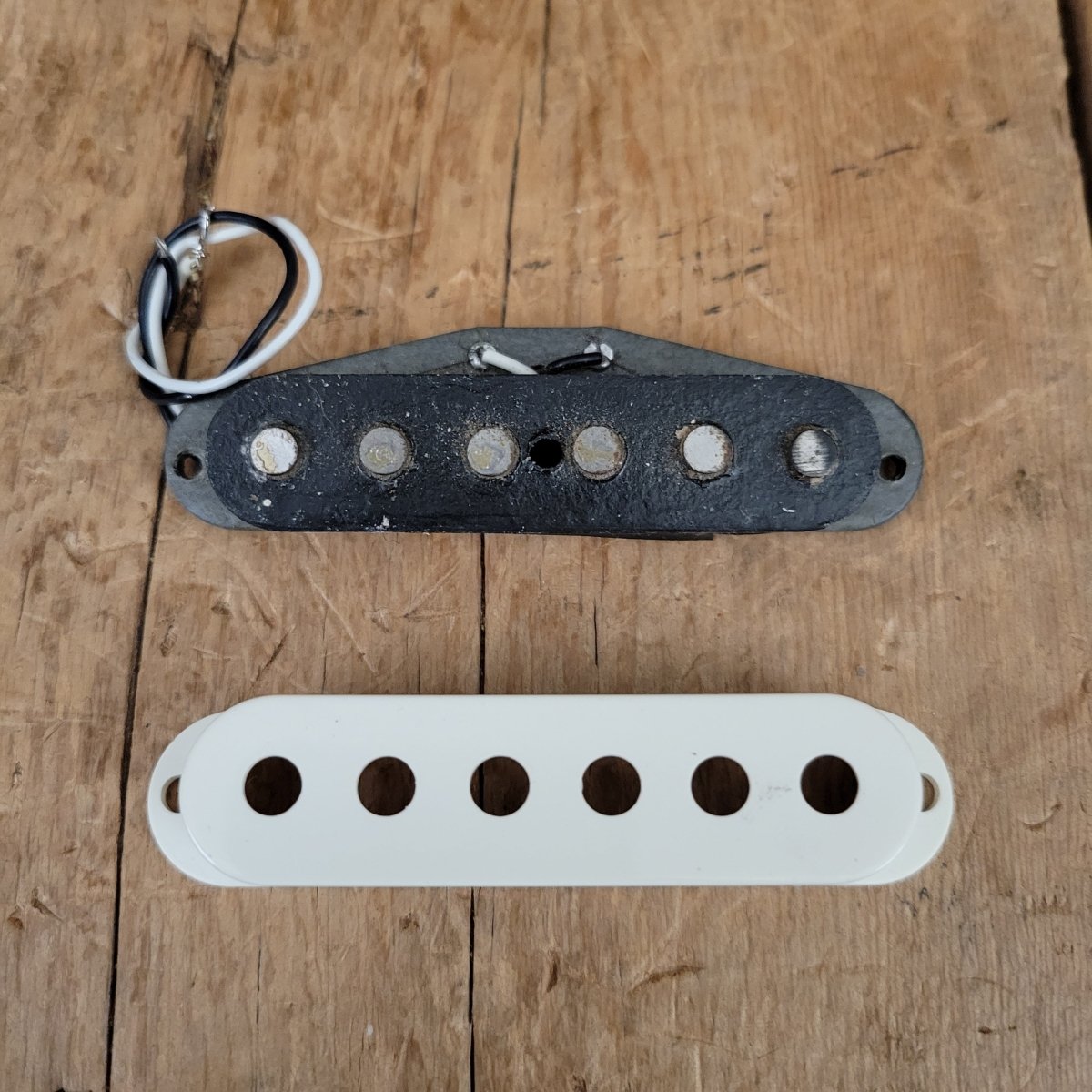 Fender Stratocaster Pickup with Cover 1980 - Mahar's Vintage Guitars