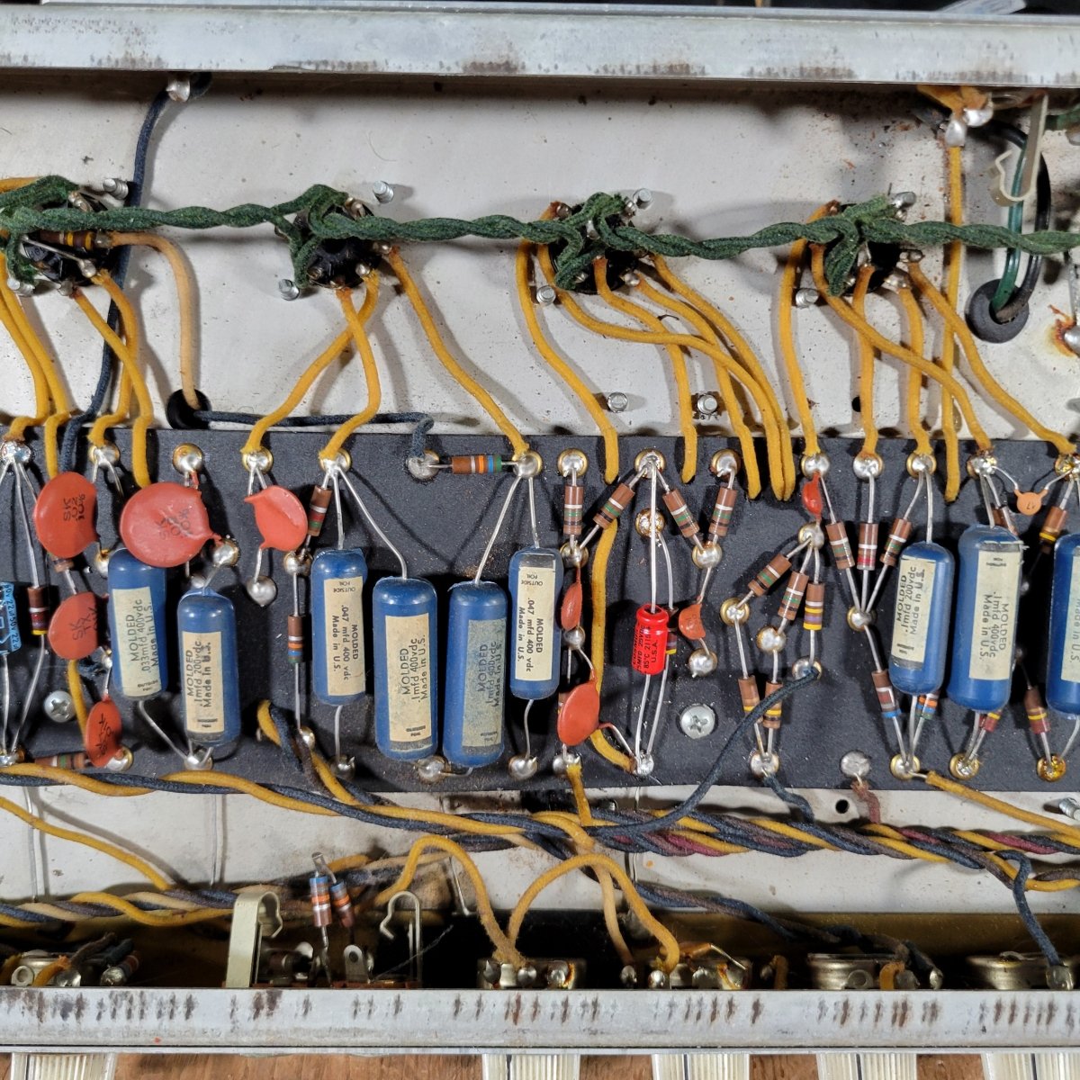 Fender Twin Amp 1963 – Smooth Blonde Tolex, Brown Panel, Original Transformers - Mahar's Vintage Guitars