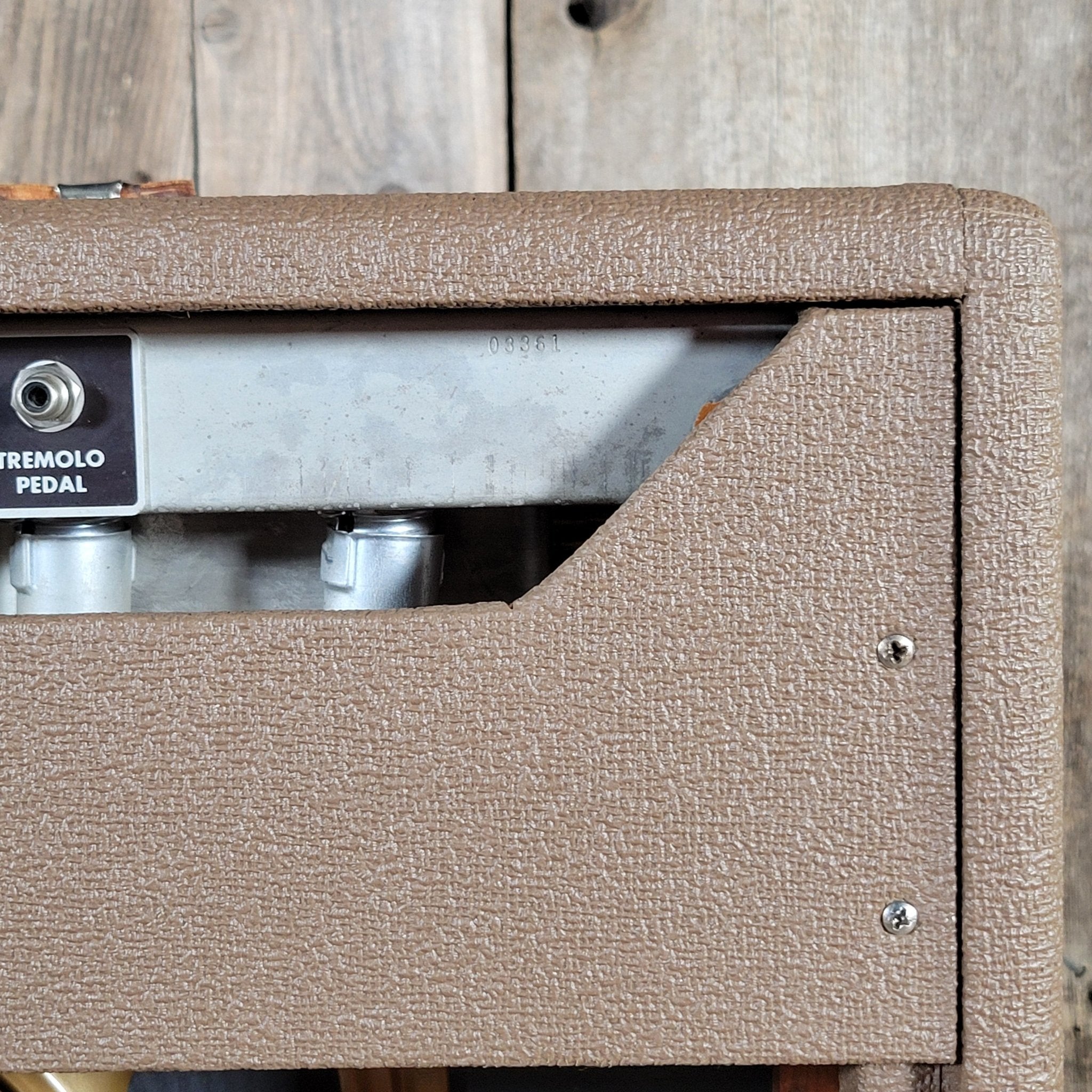 Fender Vibrolux Amp – Brown Tolex, Wheat Grille, Original 6G11 Circuit, Vintage Tube Tone 1962 - Mahar's Vintage Guitars