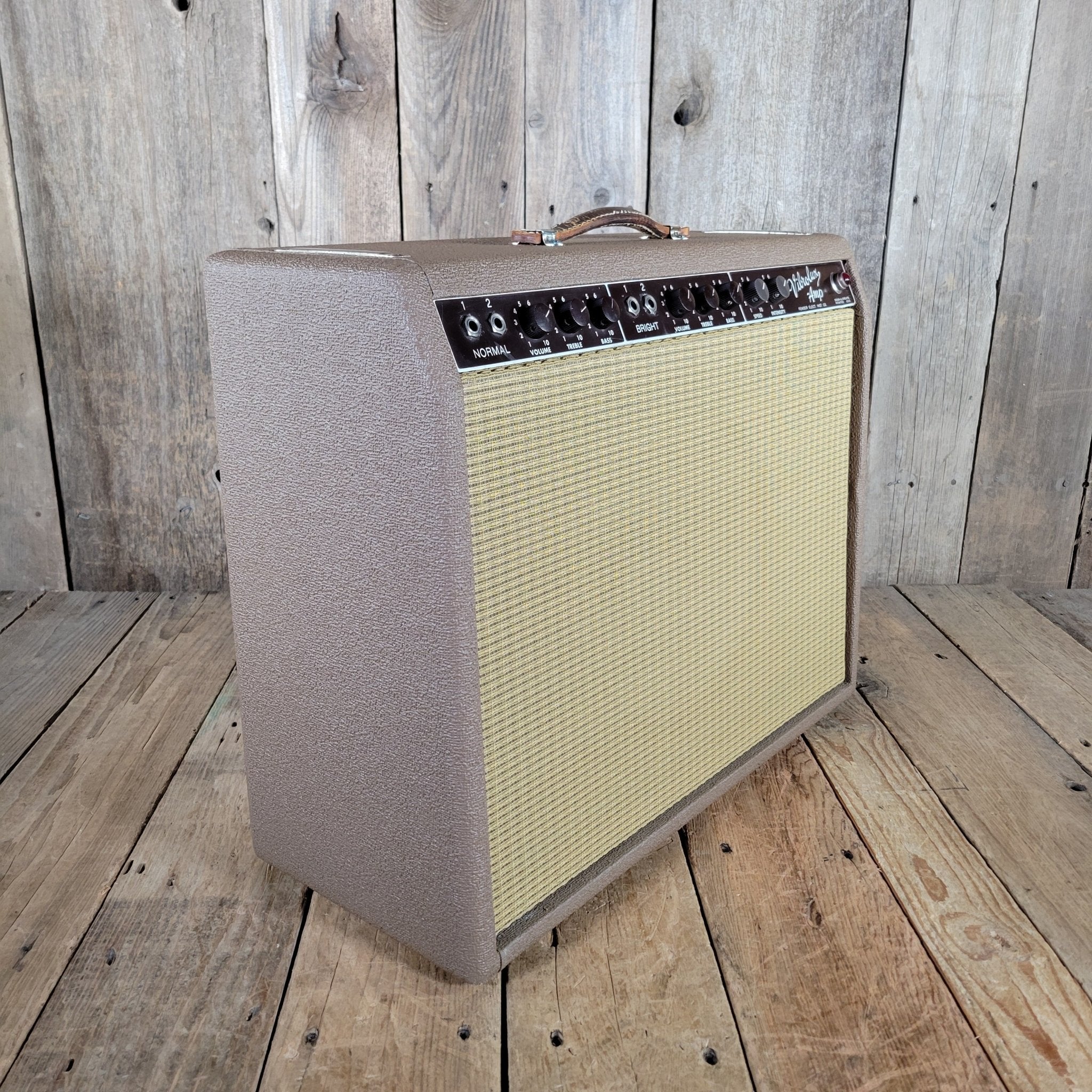 Fender Vibrolux Amp – Brown Tolex, Wheat Grille, Original 6G11 Circuit, Vintage Tube Tone 1962 - Mahar's Vintage Guitars