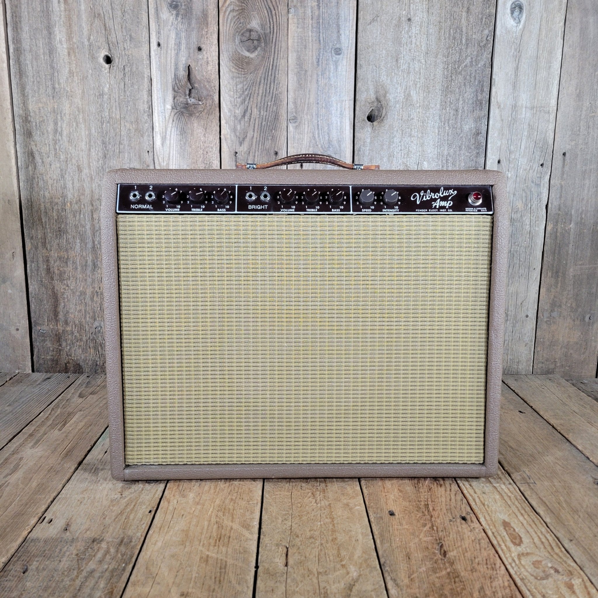 Fender Vibrolux Amp – Brown Tolex, Wheat Grille, Original 6G11 Circuit, Vintage Tube Tone 1962 - Mahar's Vintage Guitars
