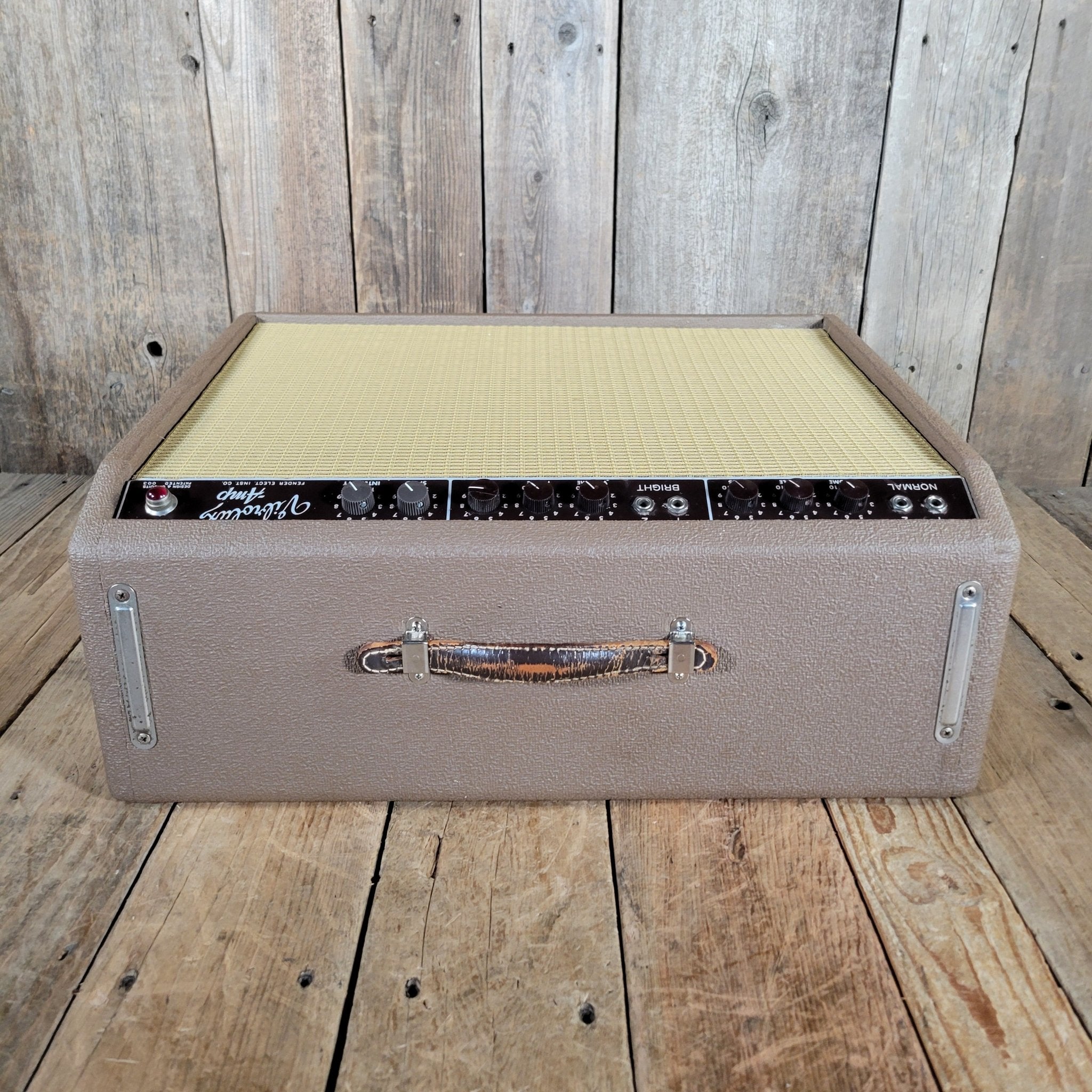 Fender Vibrolux Amp – Brown Tolex, Wheat Grille, Original 6G11 Circuit, Vintage Tube Tone 1962 - Mahar's Vintage Guitars