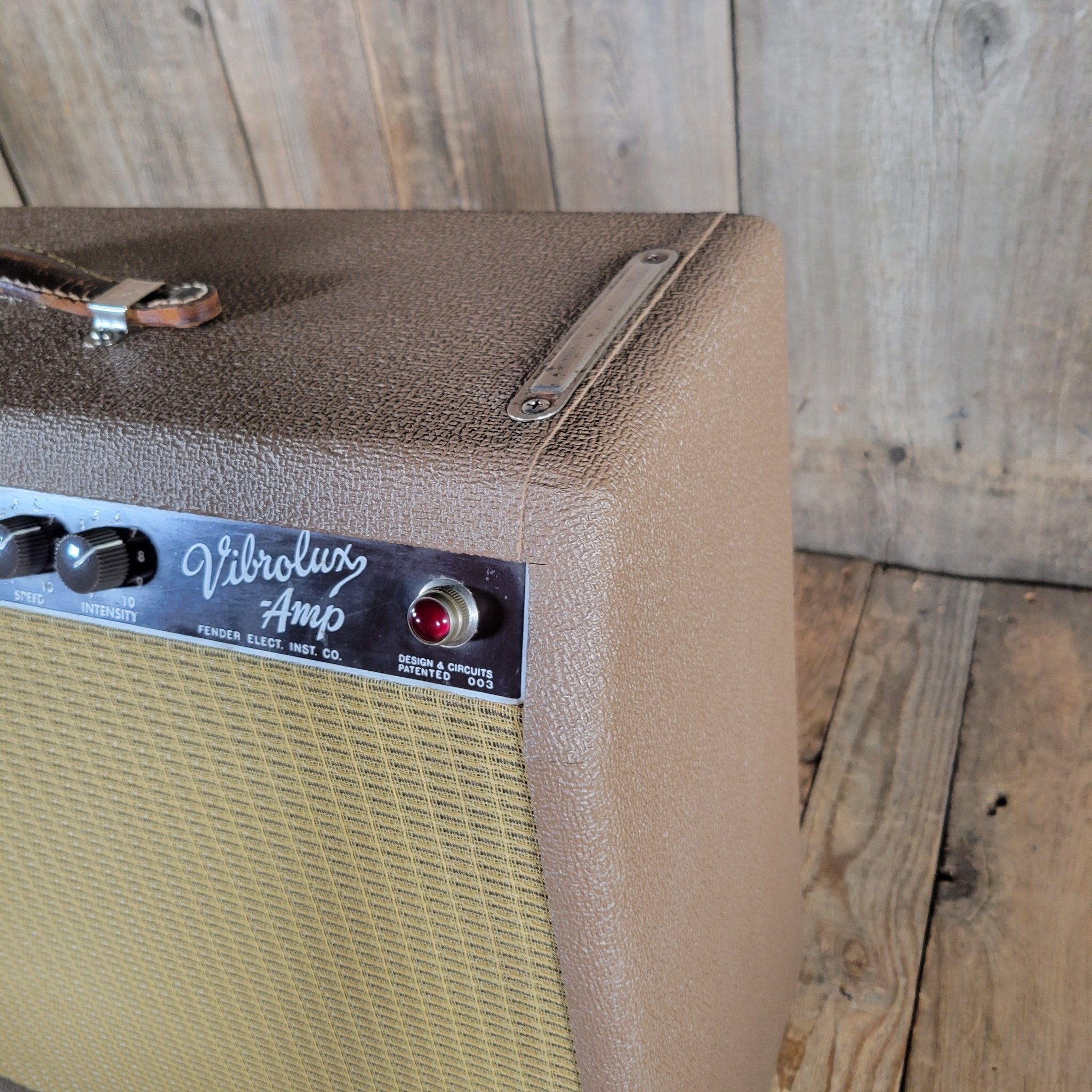 Fender Vibrolux Amp – Brown Tolex, Wheat Grille, Original 6G11 Circuit, Vintage Tube Tone 1962 - Mahar's Vintage Guitars