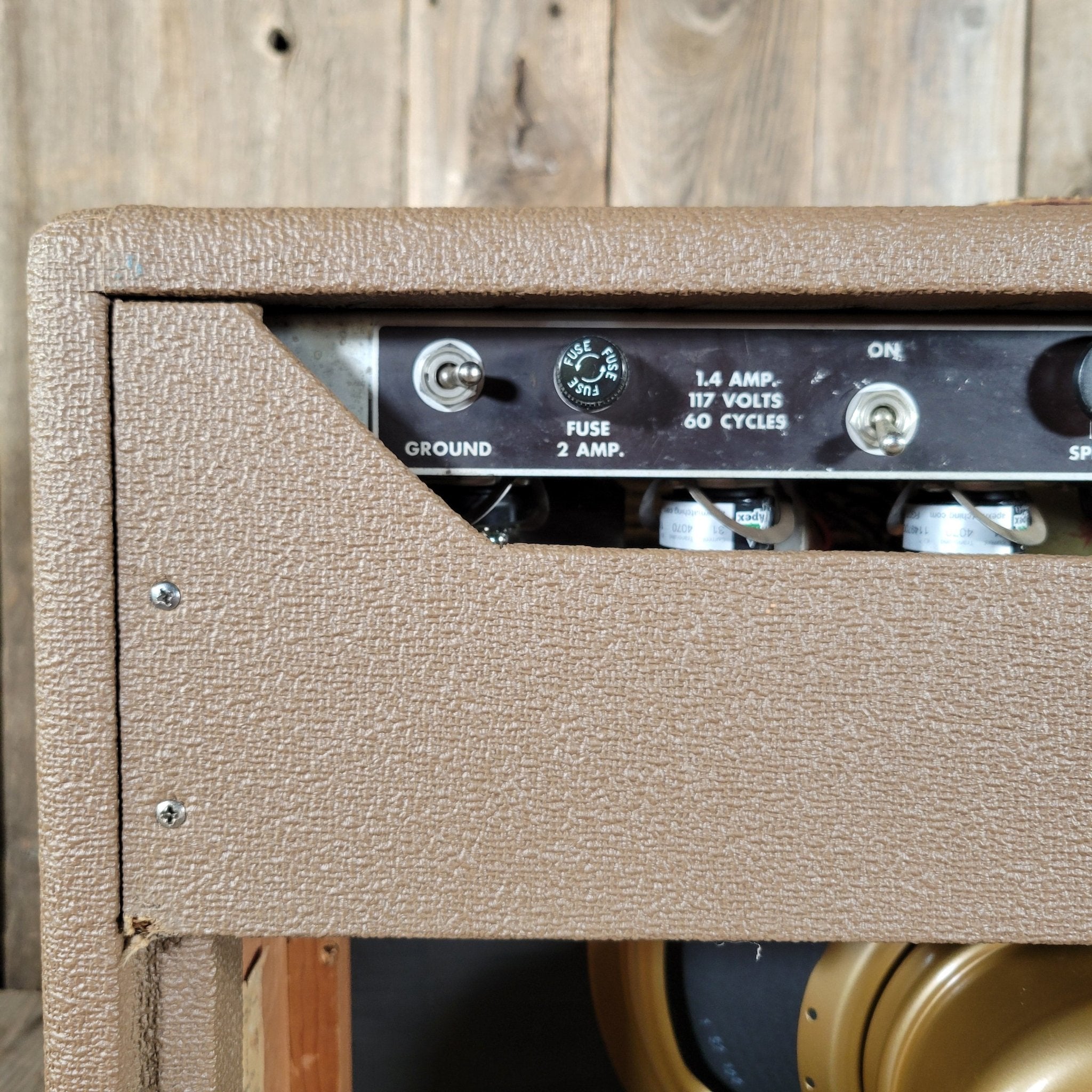 Fender Vibrolux Amp – Brown Tolex, Wheat Grille, Original 6G11 Circuit, Vintage Tube Tone 1962 - Mahar's Vintage Guitars