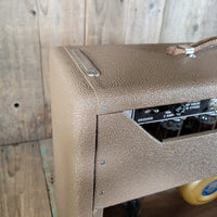 Fender Vibrolux Amp – Brown Tolex, Wheat Grille, Original 6G11 Circuit, Vintage Tube Tone 1962 - Mahar's Vintage Guitars