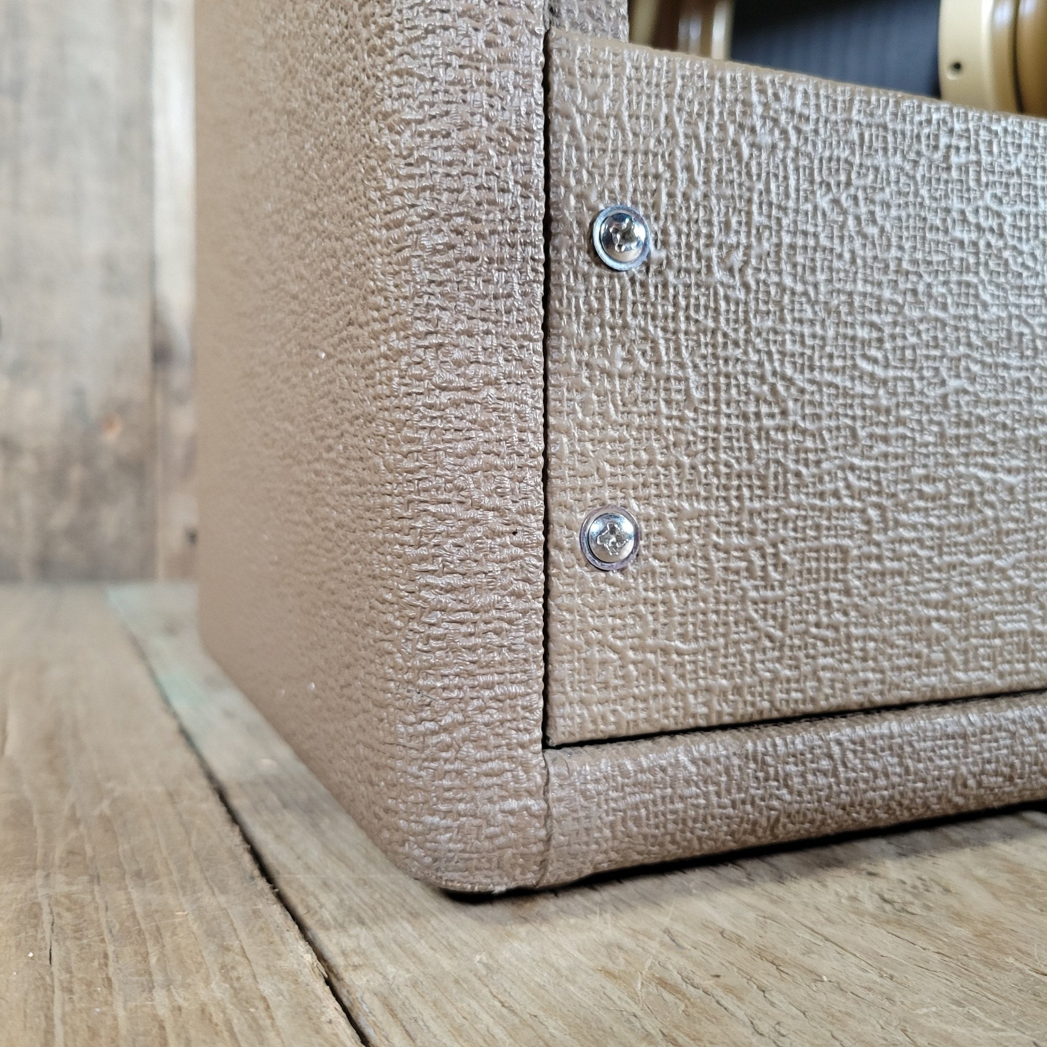 Fender Vibrolux Amp – Brown Tolex, Wheat Grille, Original 6G11 Circuit, Vintage Tube Tone 1962 - Mahar's Vintage Guitars