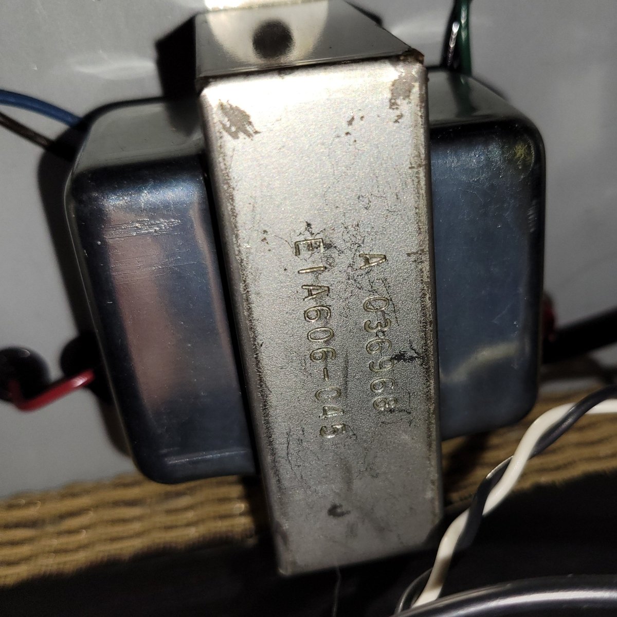 Fender Vibroverb Reissue 2x10 Combo Amp 1990 – Brown Tolex, Vintage - Style Tube Tone - Mahar's Vintage Guitars