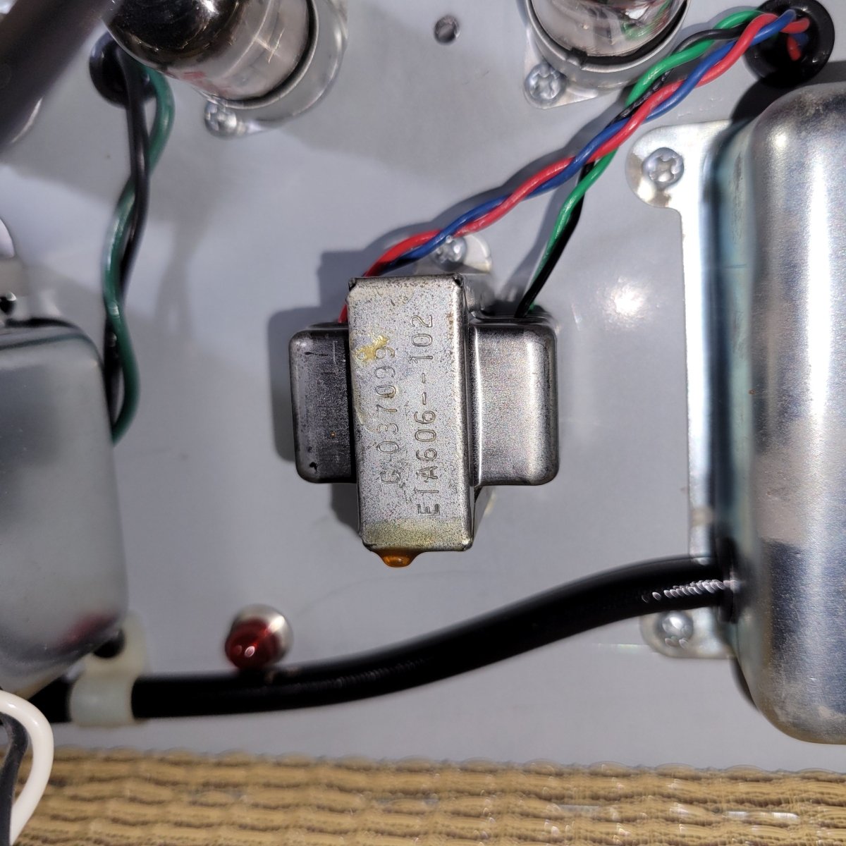 Fender Vibroverb Reissue 2x10 Combo Amp 1990 – Brown Tolex, Vintage - Style Tube Tone - Mahar's Vintage Guitars