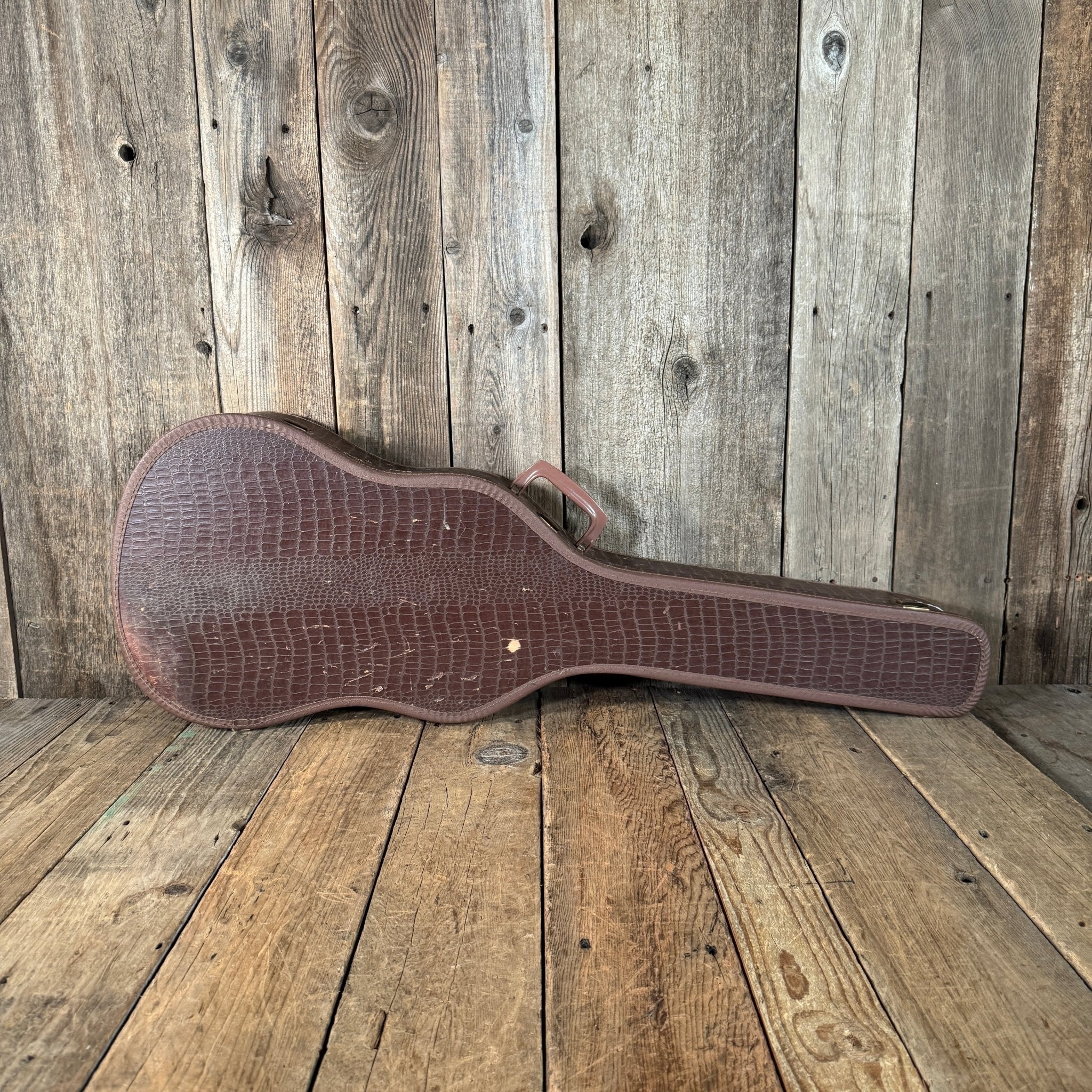 Gibson Alligator case for LG guitars LG - 3, LG - 2,LG - 1, LG - 0 1958 1959 1960 - Mahar's Vintage Guitars