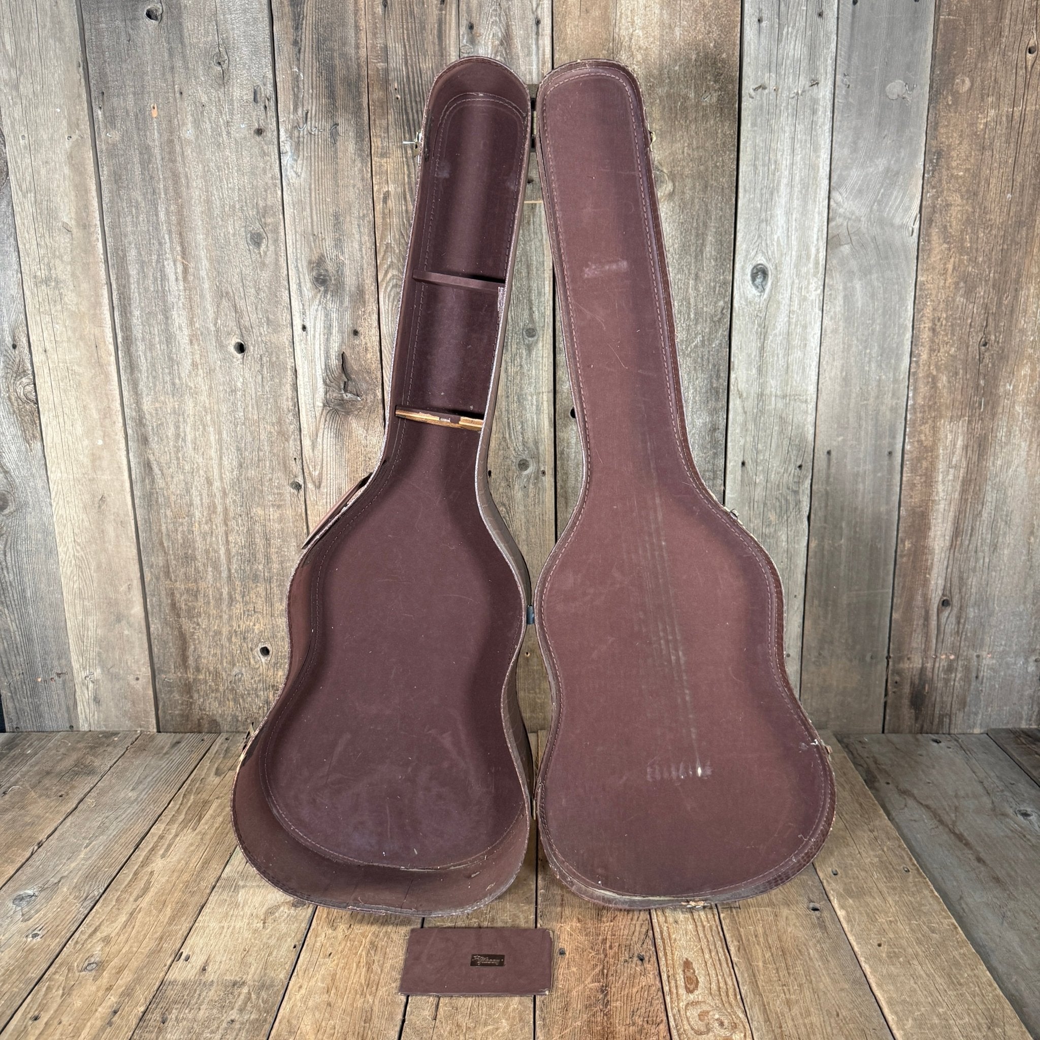 Gibson Alligator case for LG guitars LG - 3, LG - 2,LG - 1, LG - 0 1958 1959 1960 - Mahar's Vintage Guitars