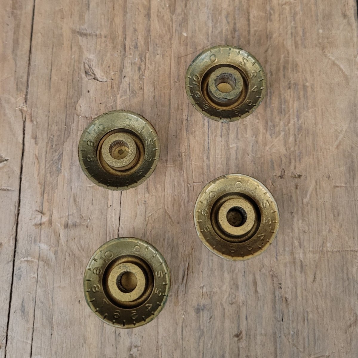 Gibson Bonnet Bell Knobs Gold Les Paul Burst 1955 to 1960 - Mahar's Vintage Guitars