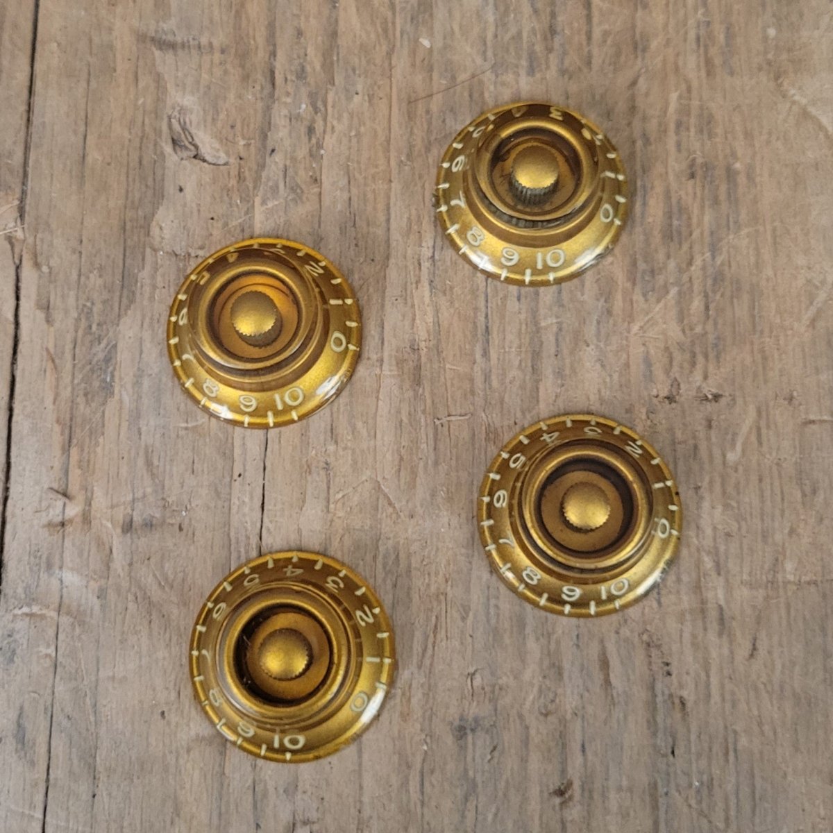 Gibson Bonnet Bell Knobs Gold Les Paul Burst 1955 to 1960 - Mahar's Vintage Guitars