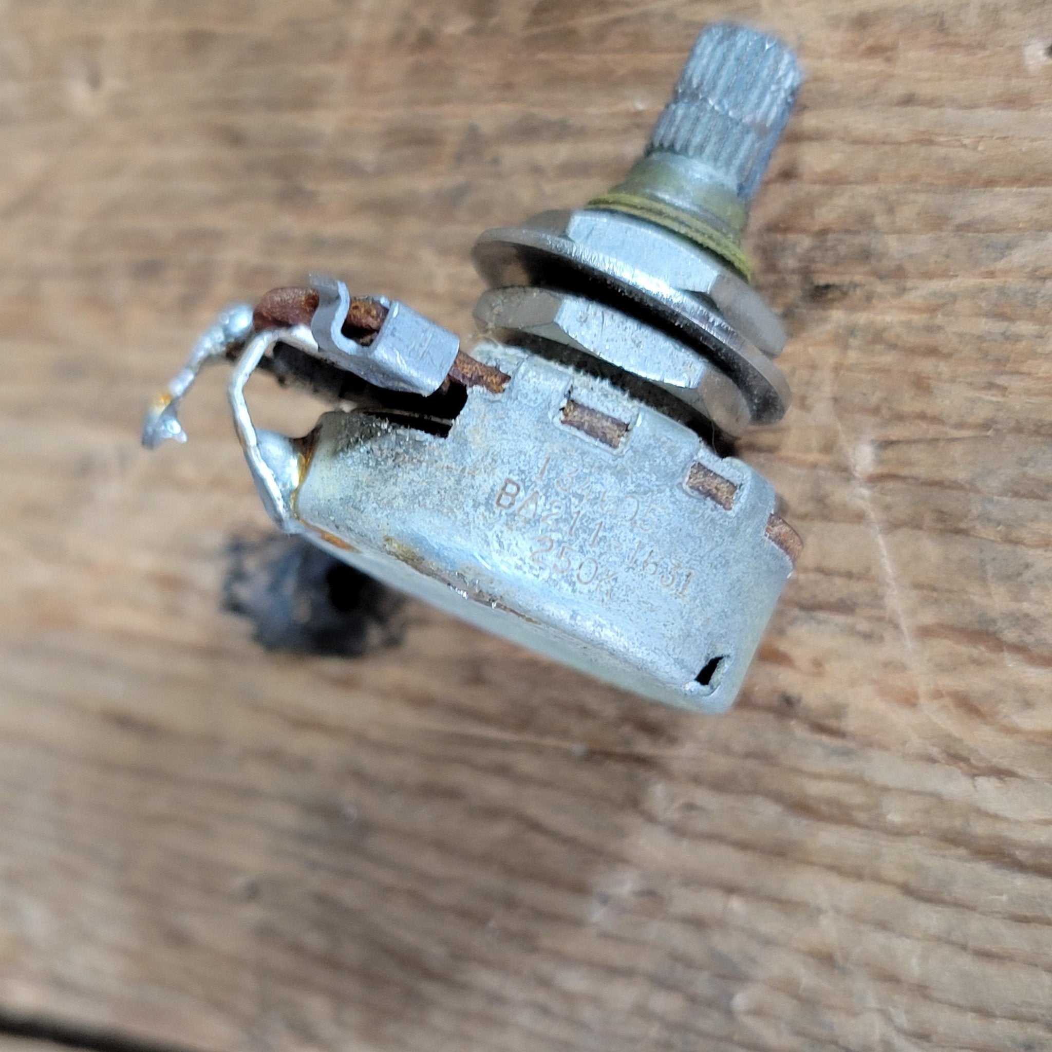 Gibson Centralab Potentiometer 1956 250k - Mahar's Vintage Guitars