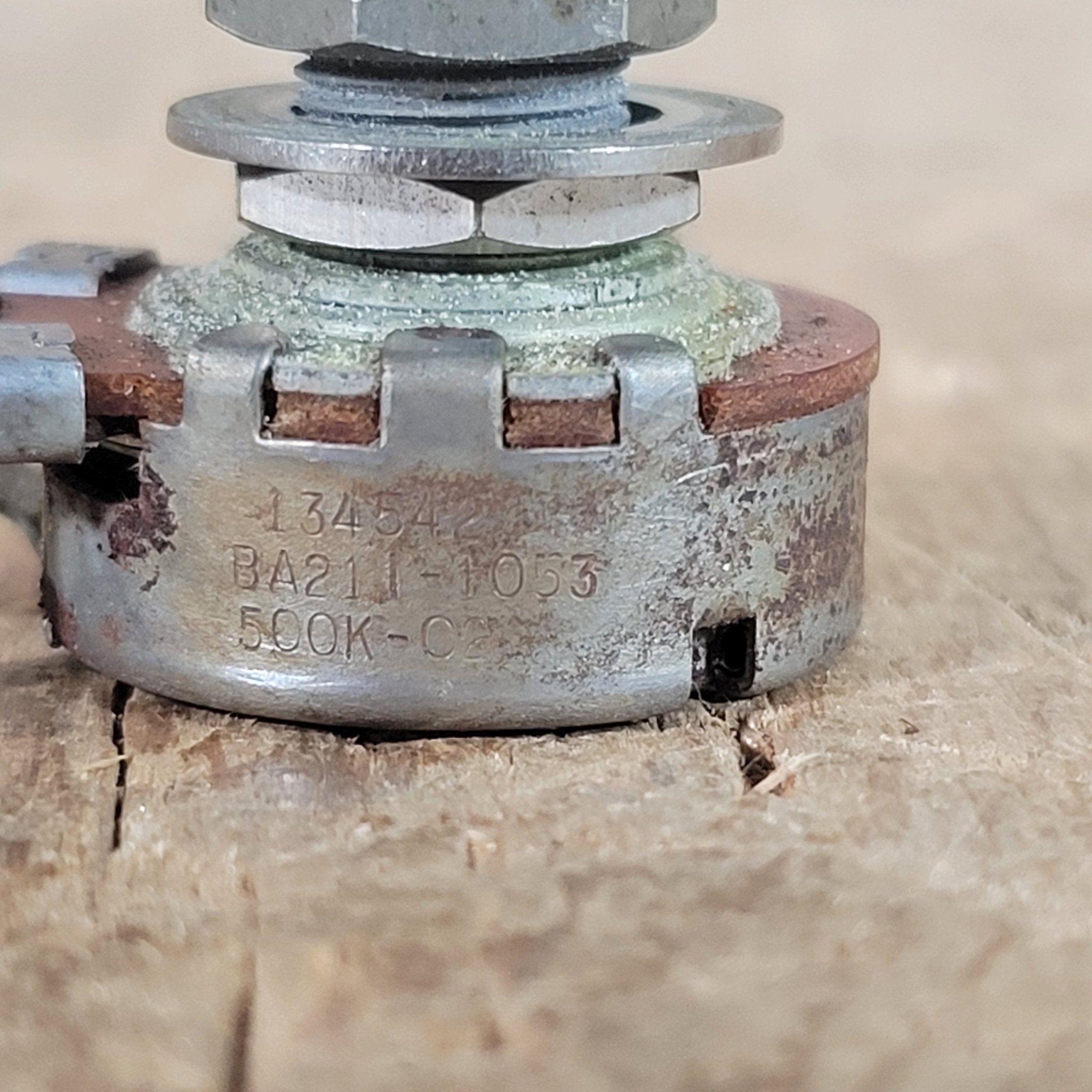 Gibson Centralab Potentiometer 1956 500k Split Shaft Les Paul - Mahar's Vintage Guitars