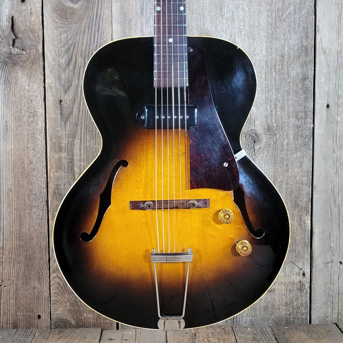 Gibson ES - 125 Sunburst 1953 – Vintage Hollow Body Electric Guitar with TKL Hard Case - Mahar's Vintage Guitars