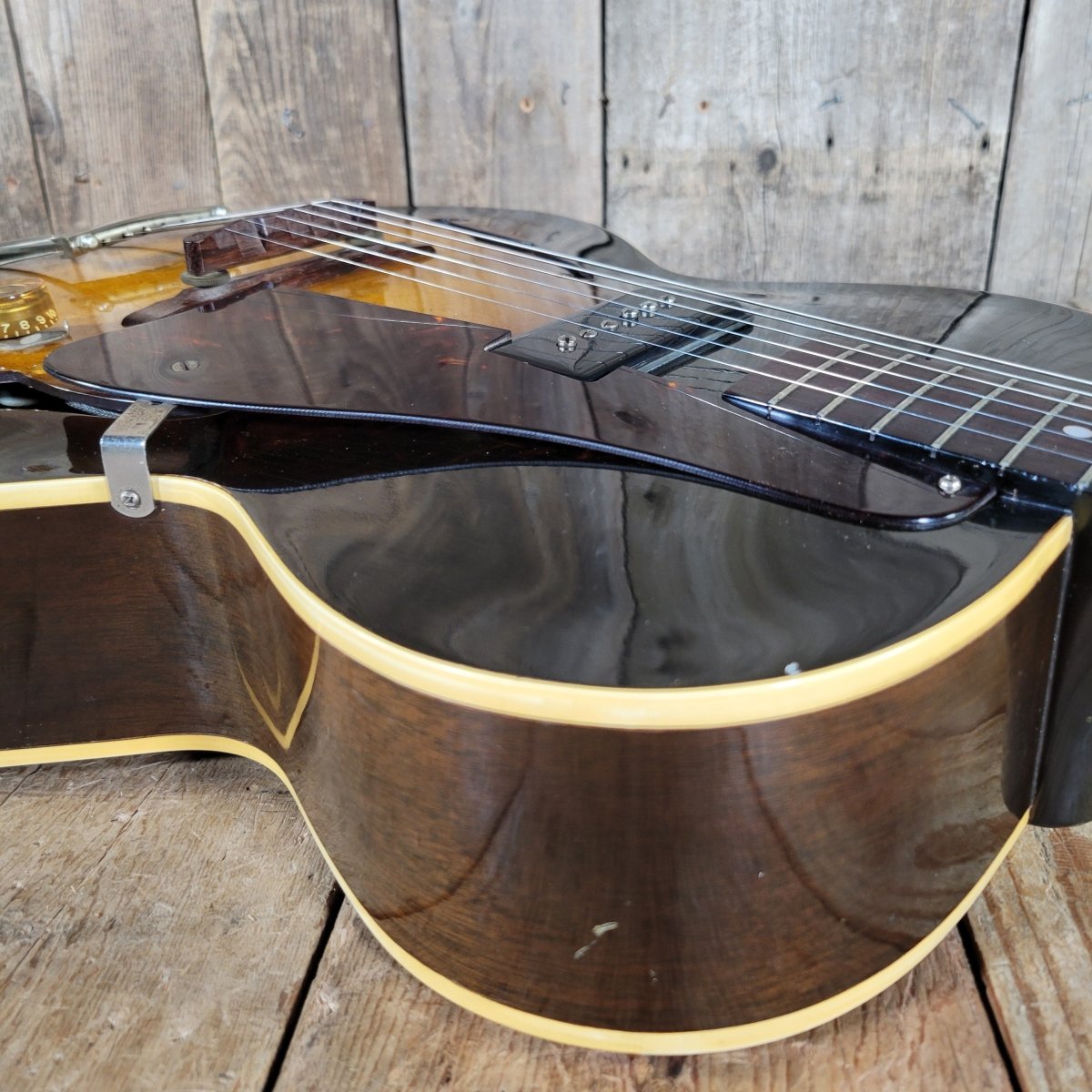 Gibson ES - 125 Sunburst 1953 – Vintage Hollow Body Electric Guitar with TKL Hard Case - Mahar's Vintage Guitars