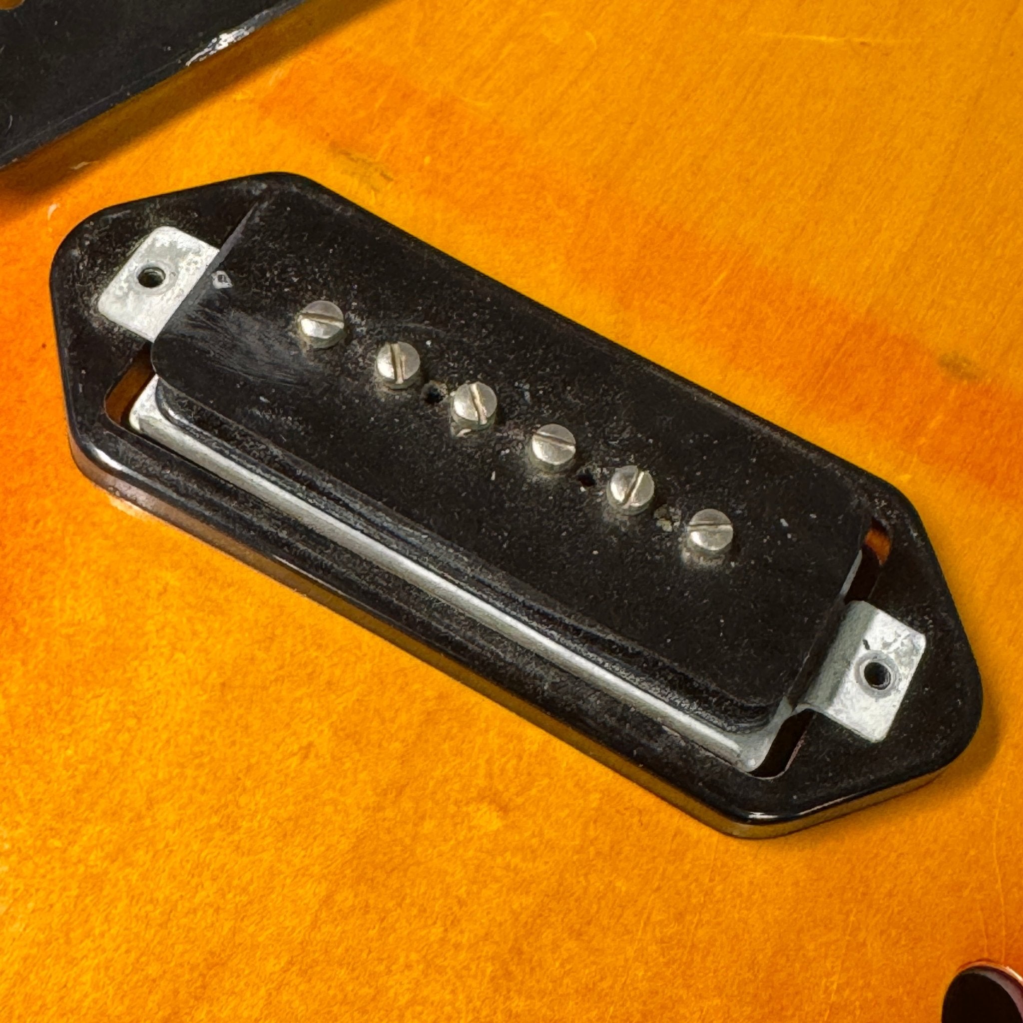 Gibson ES - 125TDC Factory Bigsby 512 made in 1961 Cherry Sunburst - Mahar's Vintage Guitars