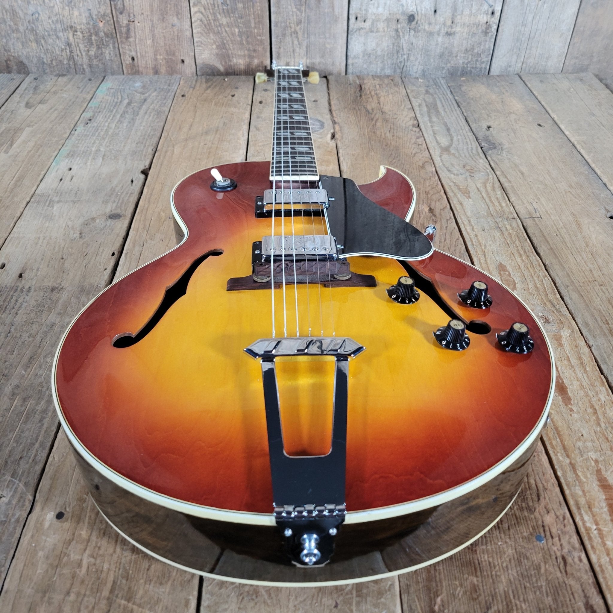 Gibson ES - 175D 1972 Hollow Body Electric Guitar – Near Mint Vintage Condition - Mahar's Vintage Guitars