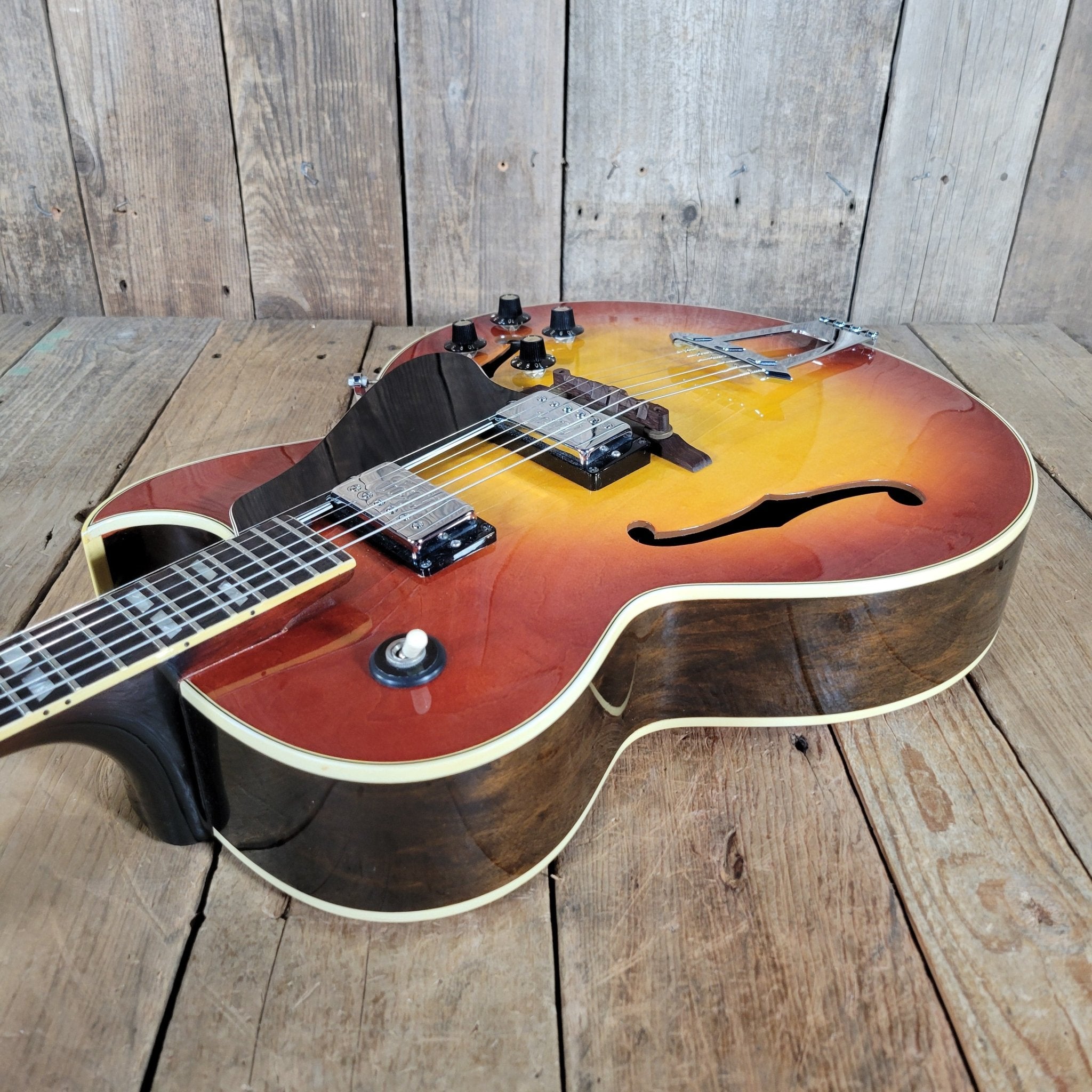 Gibson ES - 175D 1972 Hollow Body Electric Guitar – Near Mint Vintage Condition - Mahar's Vintage Guitars