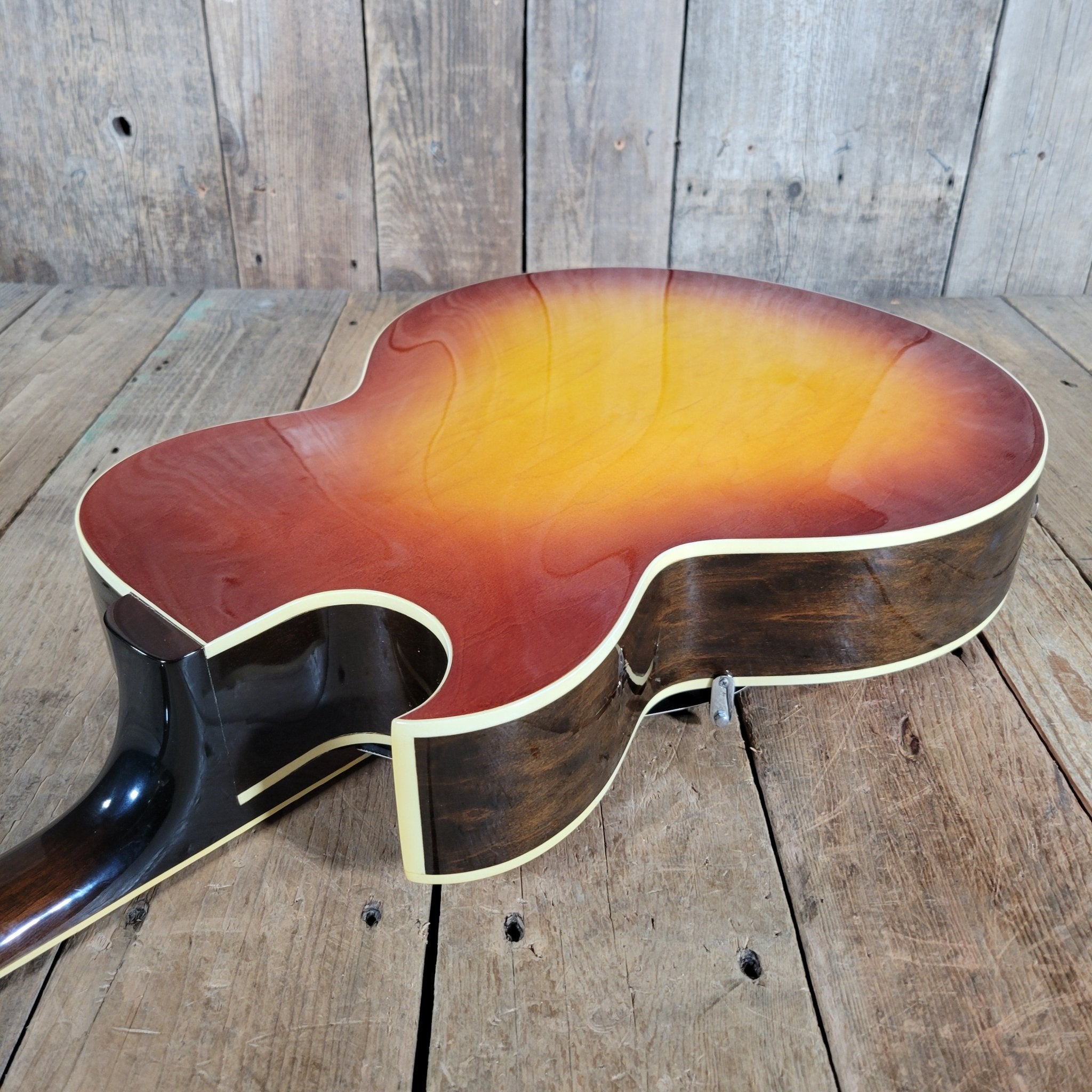 Gibson ES - 175D 1972 Hollow Body Electric Guitar – Near Mint Vintage Condition - Mahar's Vintage Guitars