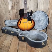 Gibson ES - 225T 1958 – Vintage Sunburst Hollowbody Electric Guitar with Original P - 90 Pickup - Mahar's Vintage Guitars
