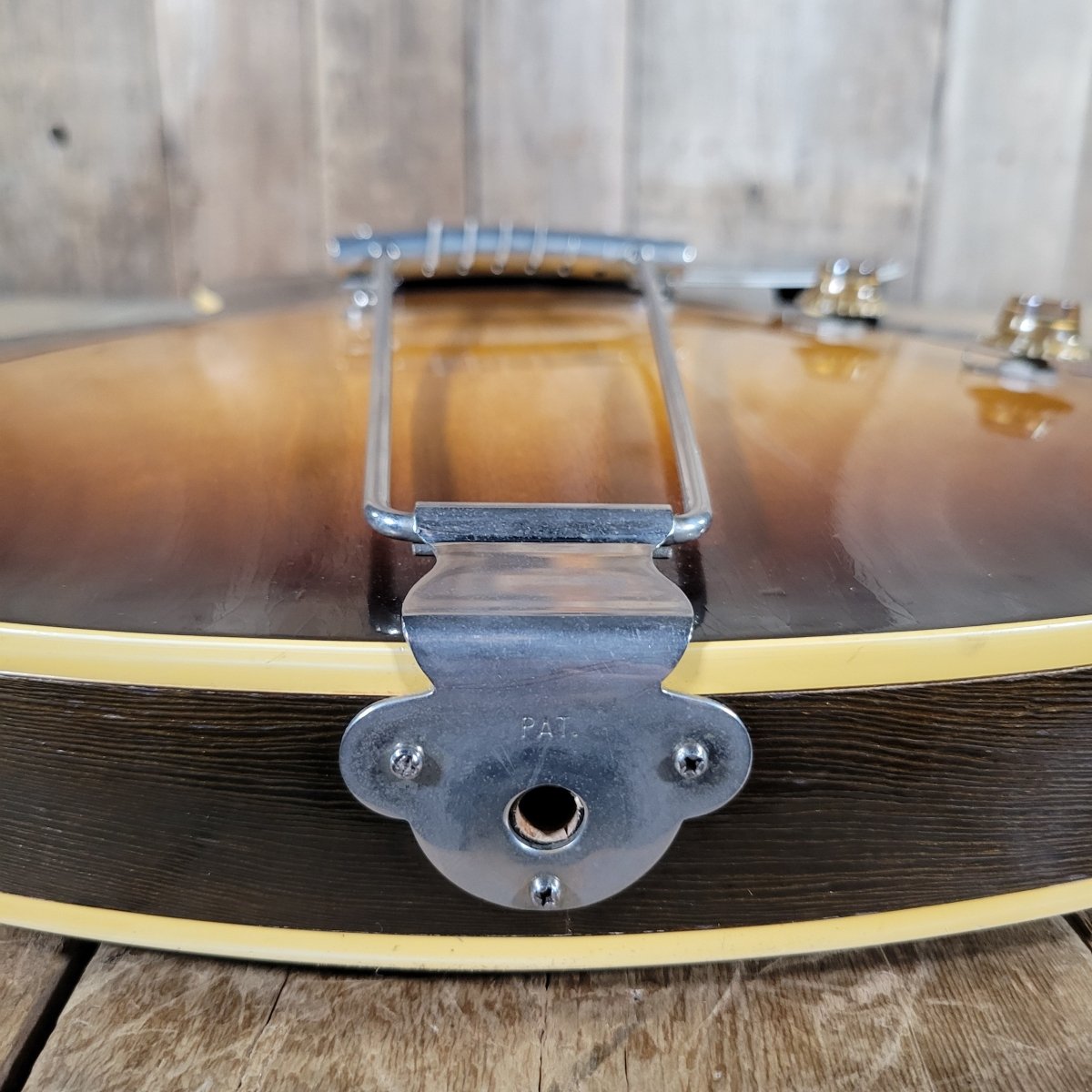 Gibson ES - 225T 1958 – Vintage Sunburst Hollowbody Electric Guitar with Original P - 90 Pickup - Mahar's Vintage Guitars