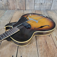 Gibson ES - 225T 1958 – Vintage Sunburst Hollowbody Electric Guitar with Original P - 90 Pickup - Mahar's Vintage Guitars