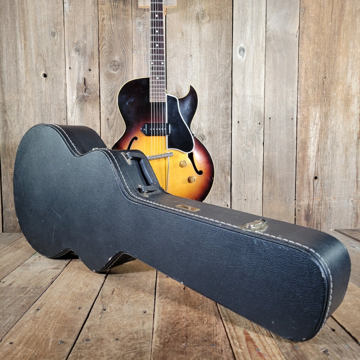 Gibson ES - 225T 1958 – Vintage Sunburst Hollowbody Electric Guitar with Original P - 90 Pickup - Mahar's Vintage Guitars