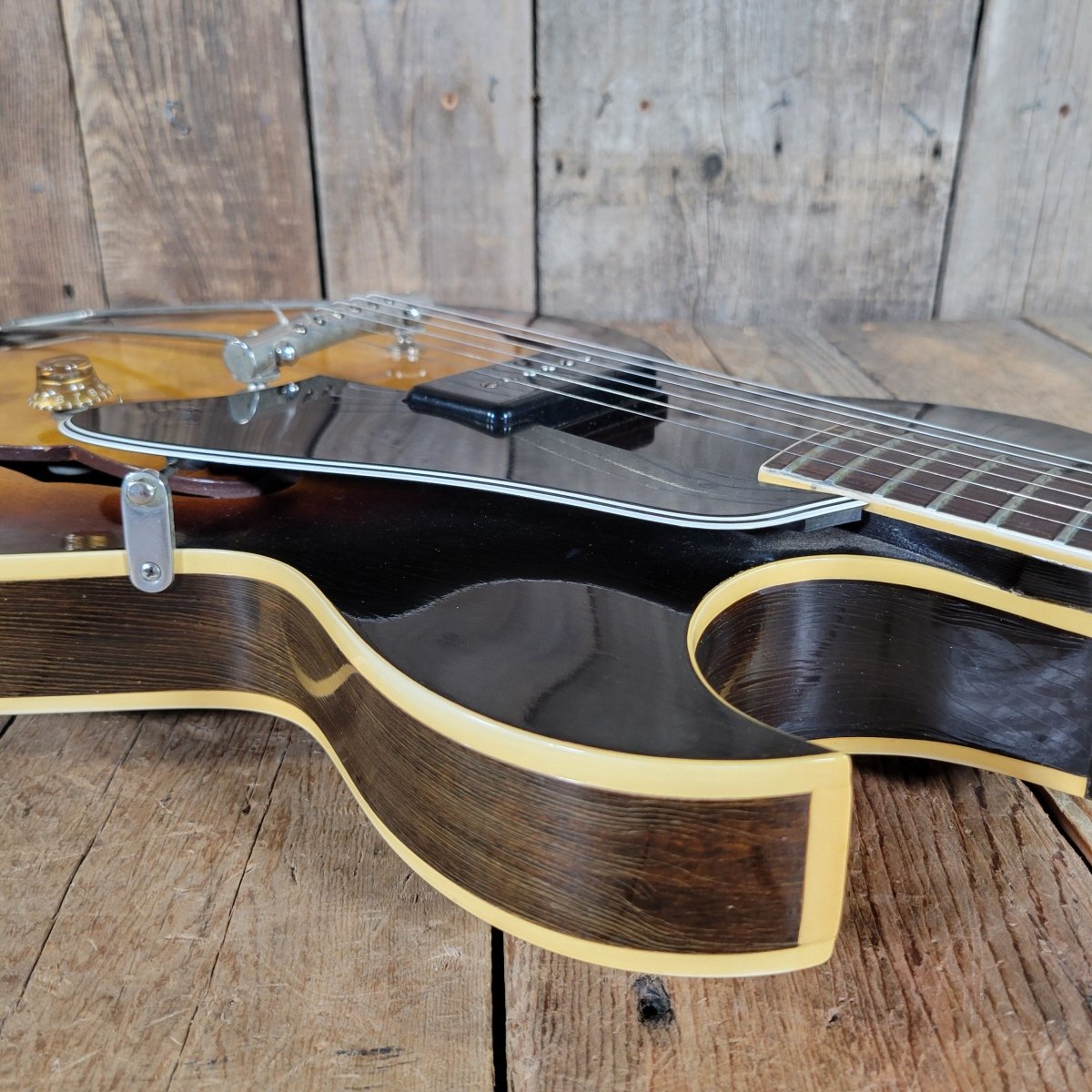 Gibson ES - 225T 1958 – Vintage Sunburst Hollowbody Electric Guitar with Original P - 90 Pickup - Mahar's Vintage Guitars