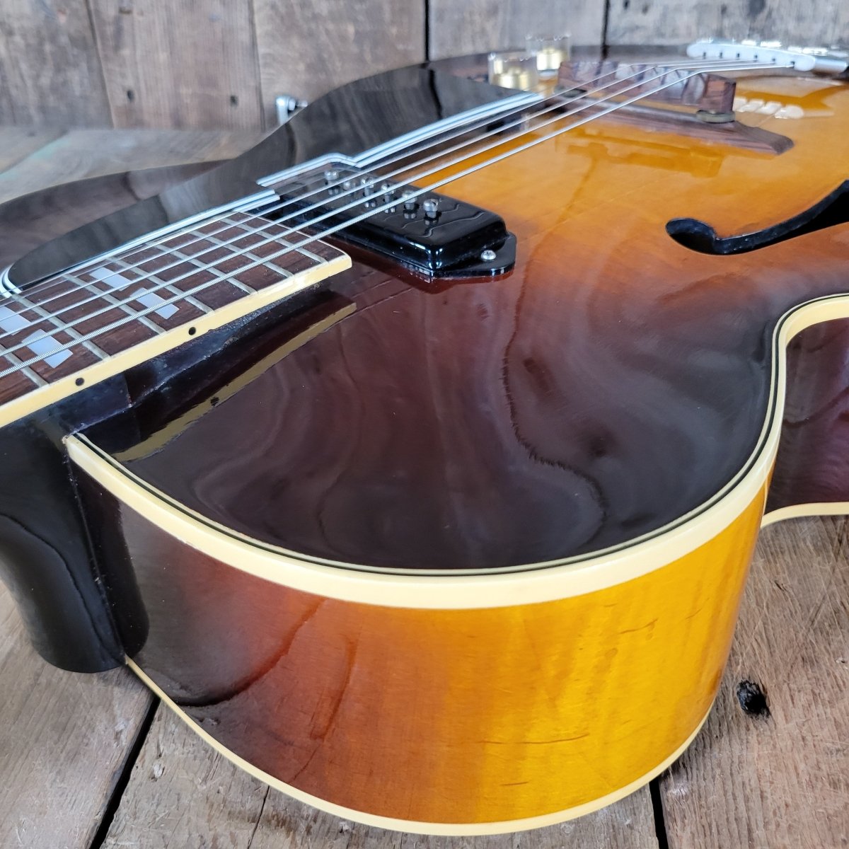 Gibson ES - 300 1949 Vintage Archtop Electric Guitar – Near Mint - 76 Made in 1949 - Mahar's Vintage Guitars