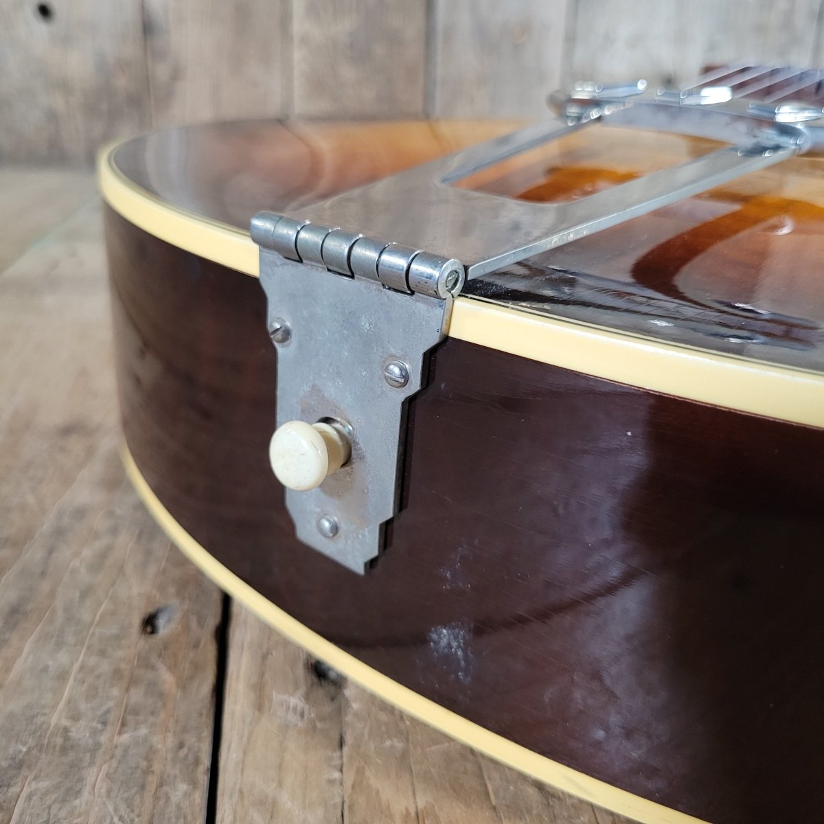 Gibson ES - 300 1949 Vintage Archtop Electric Guitar – Near Mint - 76 Made in 1949 - Mahar's Vintage Guitars