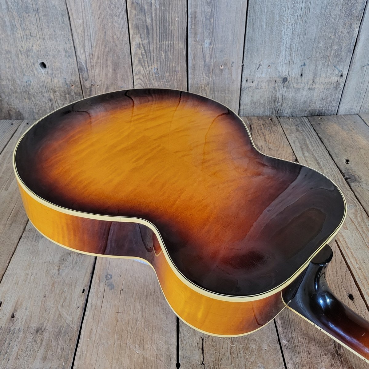 Gibson ES - 300 1949 Vintage Archtop Electric Guitar – Near Mint - 76 Made in 1949 - Mahar's Vintage Guitars