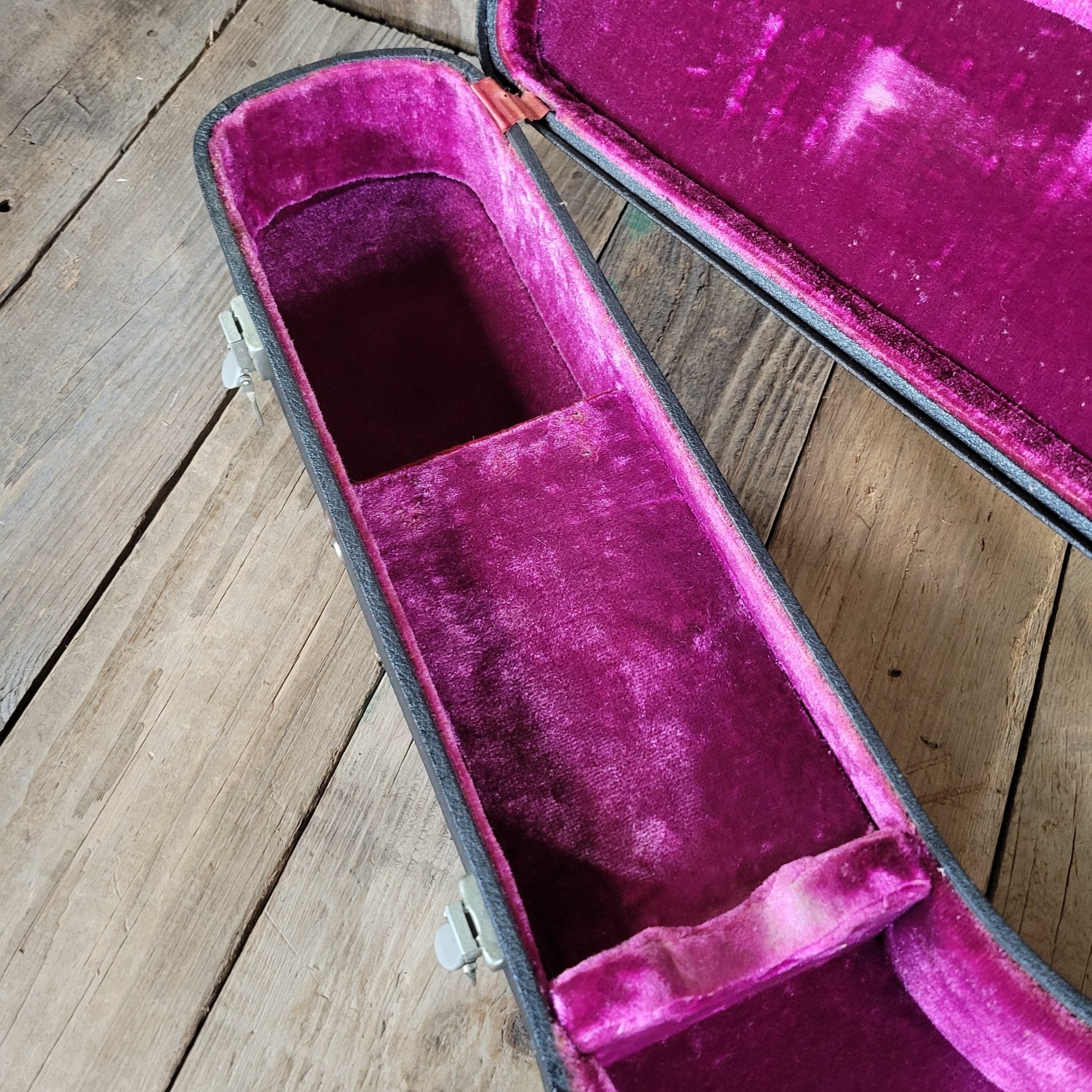 Gibson ES - 335 ES - 330 ES - 345 Hard Case 1960s Black with Purple Lining - Mahar's Vintage Guitars