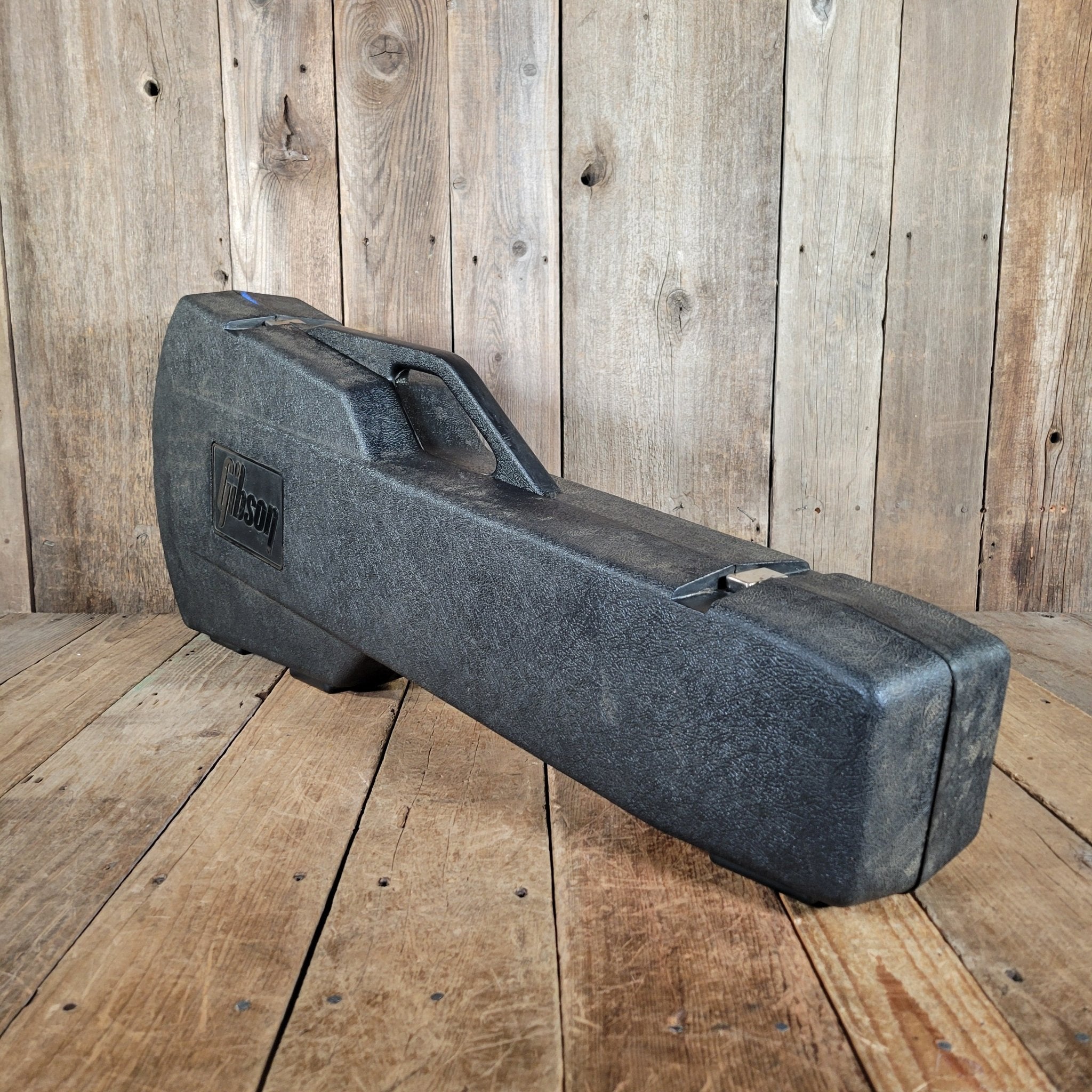 Gibson Les Paul Chainsaw Case 1980s – Original Protector Case with Blue Lining, Excellent Condition - Mahar's Vintage Guitars