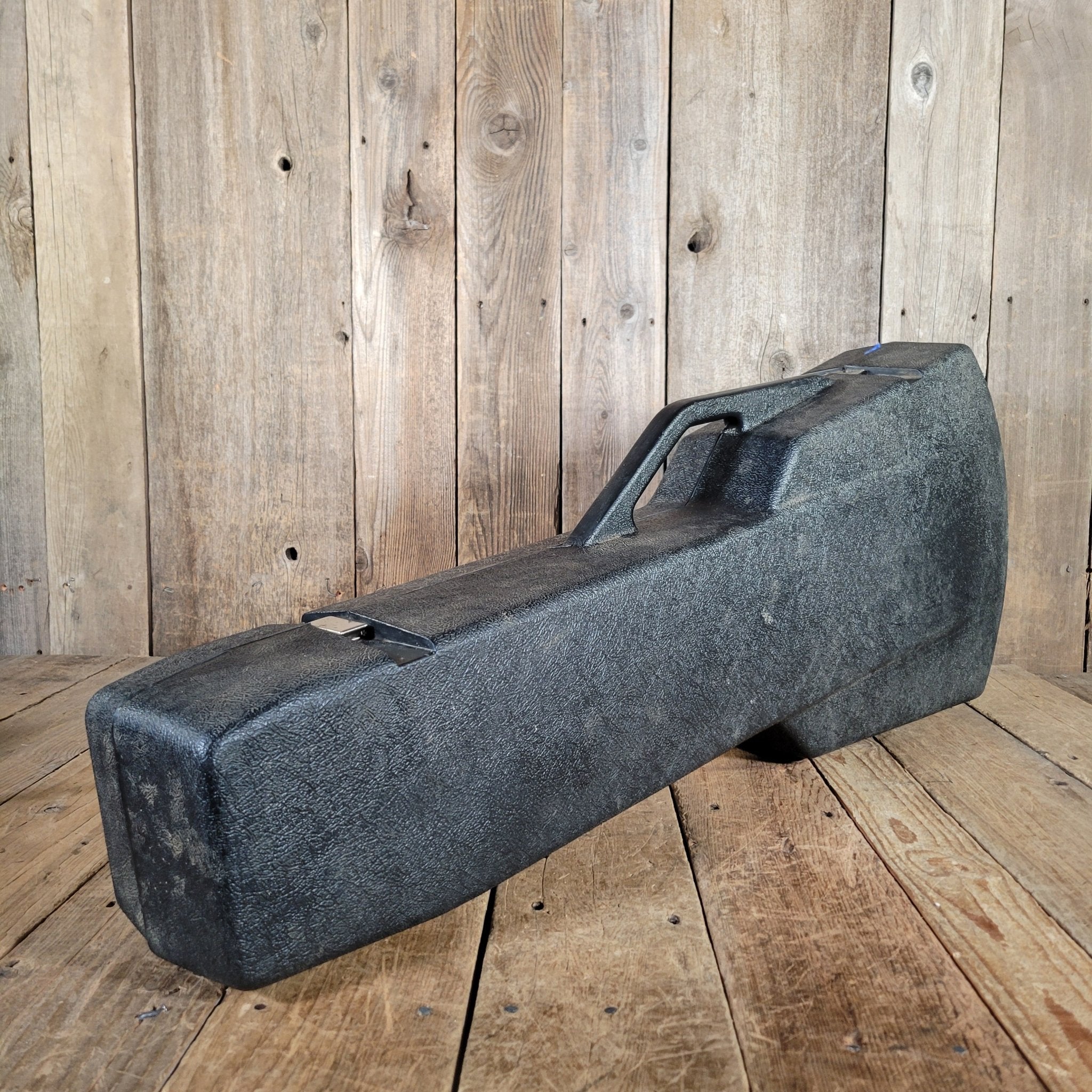 Gibson Les Paul Chainsaw Case 1980s – Original Protector Case with Blue Lining, Excellent Condition - Mahar's Vintage Guitars