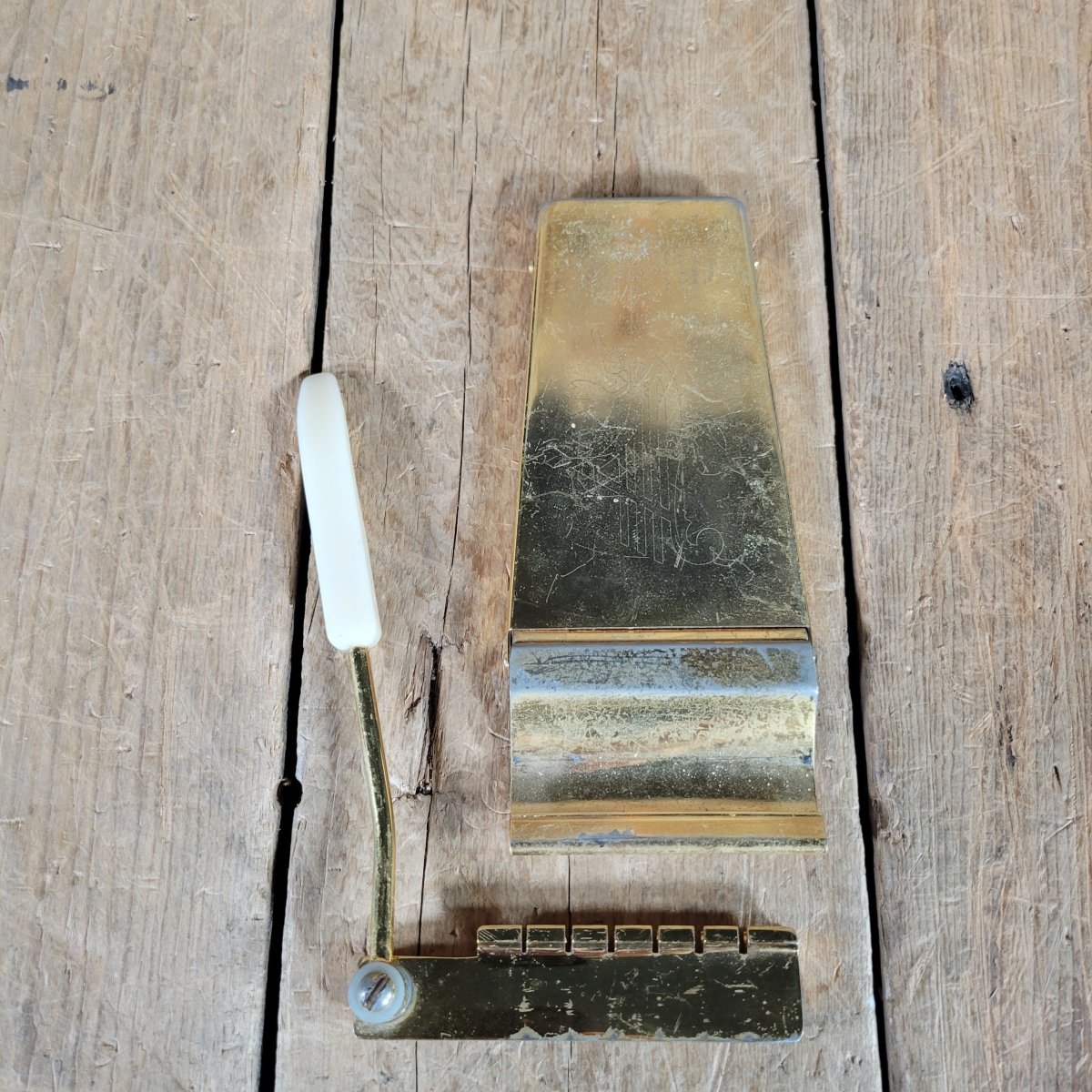 Gibson Maestro Long Gold Vibrola, complete no screws 1960s SG Firebird ES - Mahar's Vintage Guitars