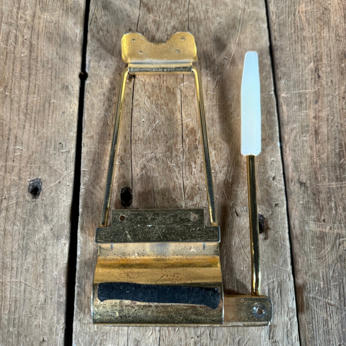 Gibson Maestro Long Gold Vibrola, no plate no screws repro arm 1960s - Mahar's Vintage Guitars