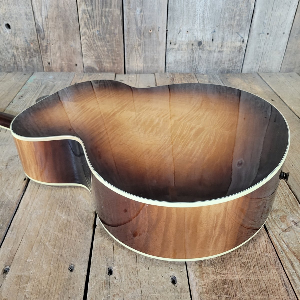 Gibson True Vintage J - 185 TV 2014 – Vintage Sunburst, Acoustic Guitar with Case - Mahar's Vintage Guitars