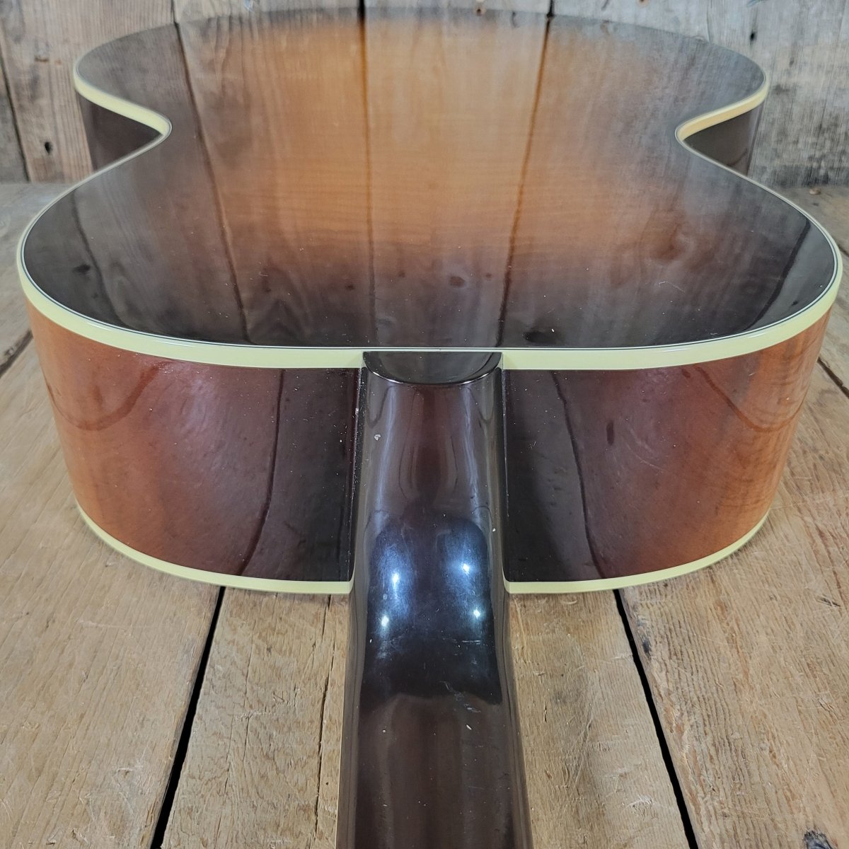 Gibson True Vintage J - 185 TV 2014 – Vintage Sunburst, Acoustic Guitar with Case - Mahar's Vintage Guitars