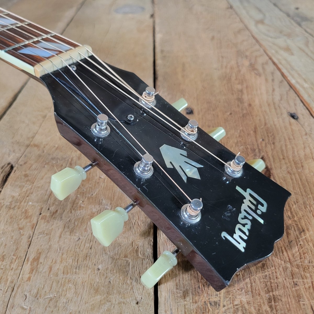 Gibson True Vintage J - 185 TV 2014 – Vintage Sunburst, Acoustic Guitar with Case - Mahar's Vintage Guitars